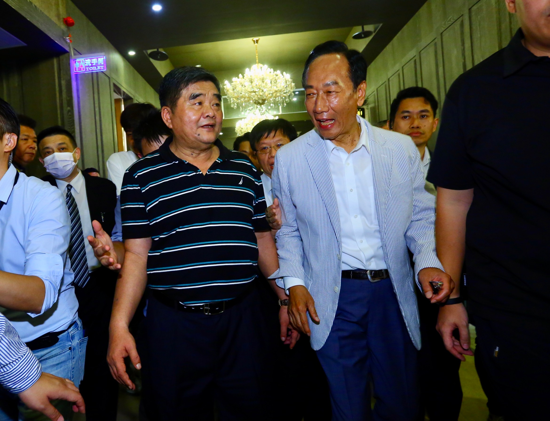 張榮味昨出席郭台銘的主流民意大聯盟造勢活動，呼籲雲林鄉親支持郭台銘。