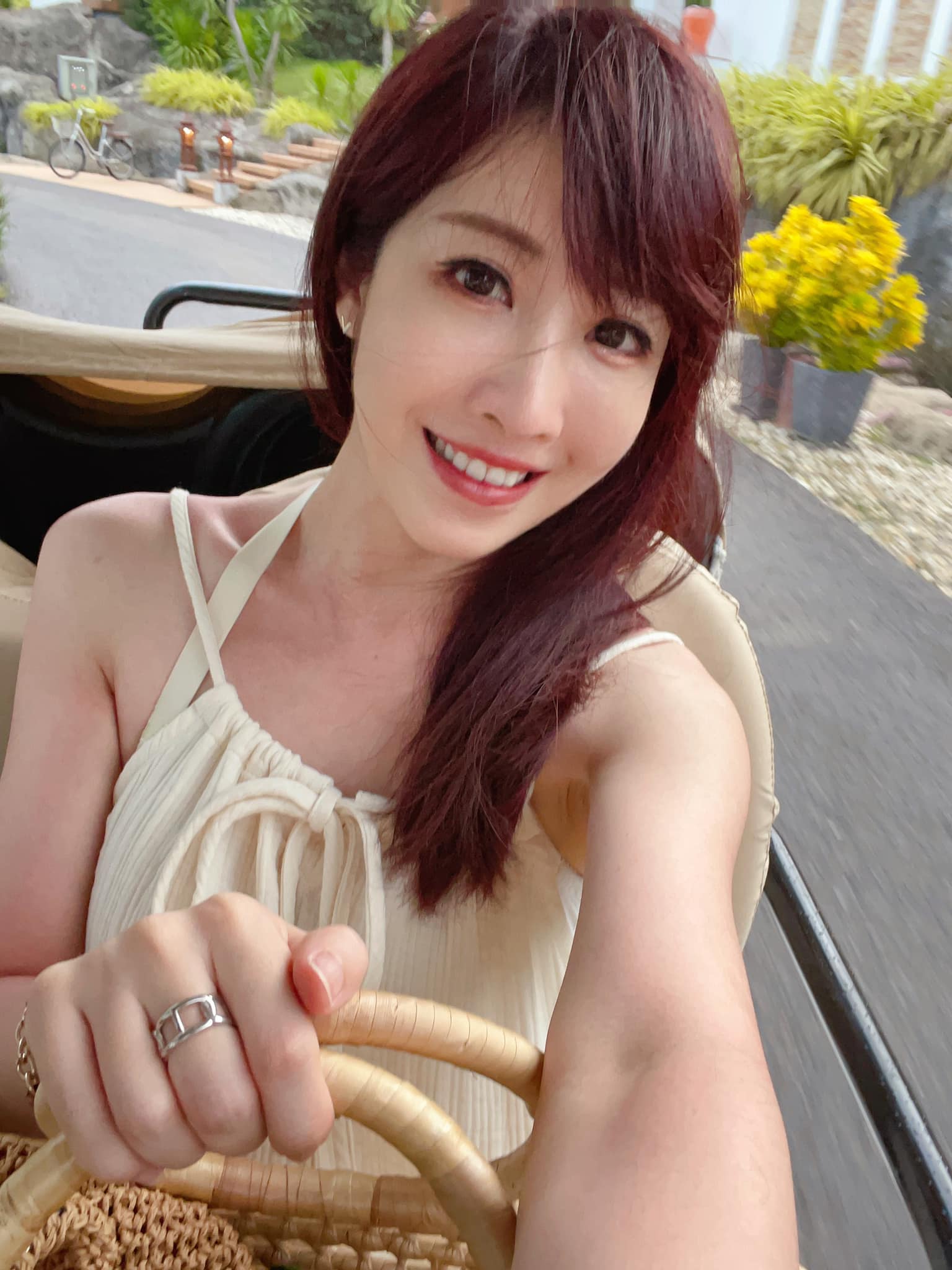 前主播黃若薇曾氣憤在社群發文，不斷接到仲介發來伴遊邀約。（翻攝自黃若薇粉專）