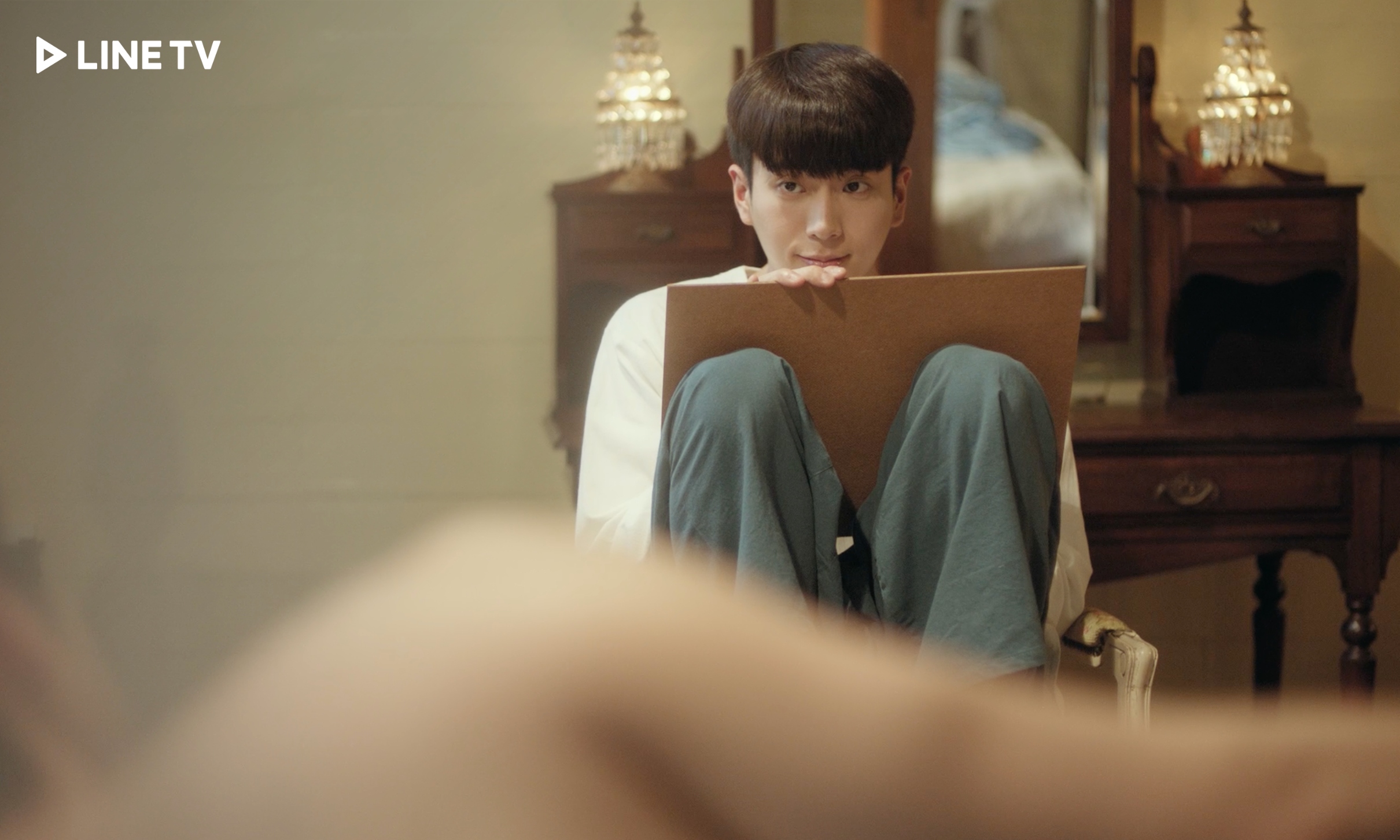 泰國BL劇《愛的香氣》由電影《模犯生》男主角查農主演。（LINE TV提供）