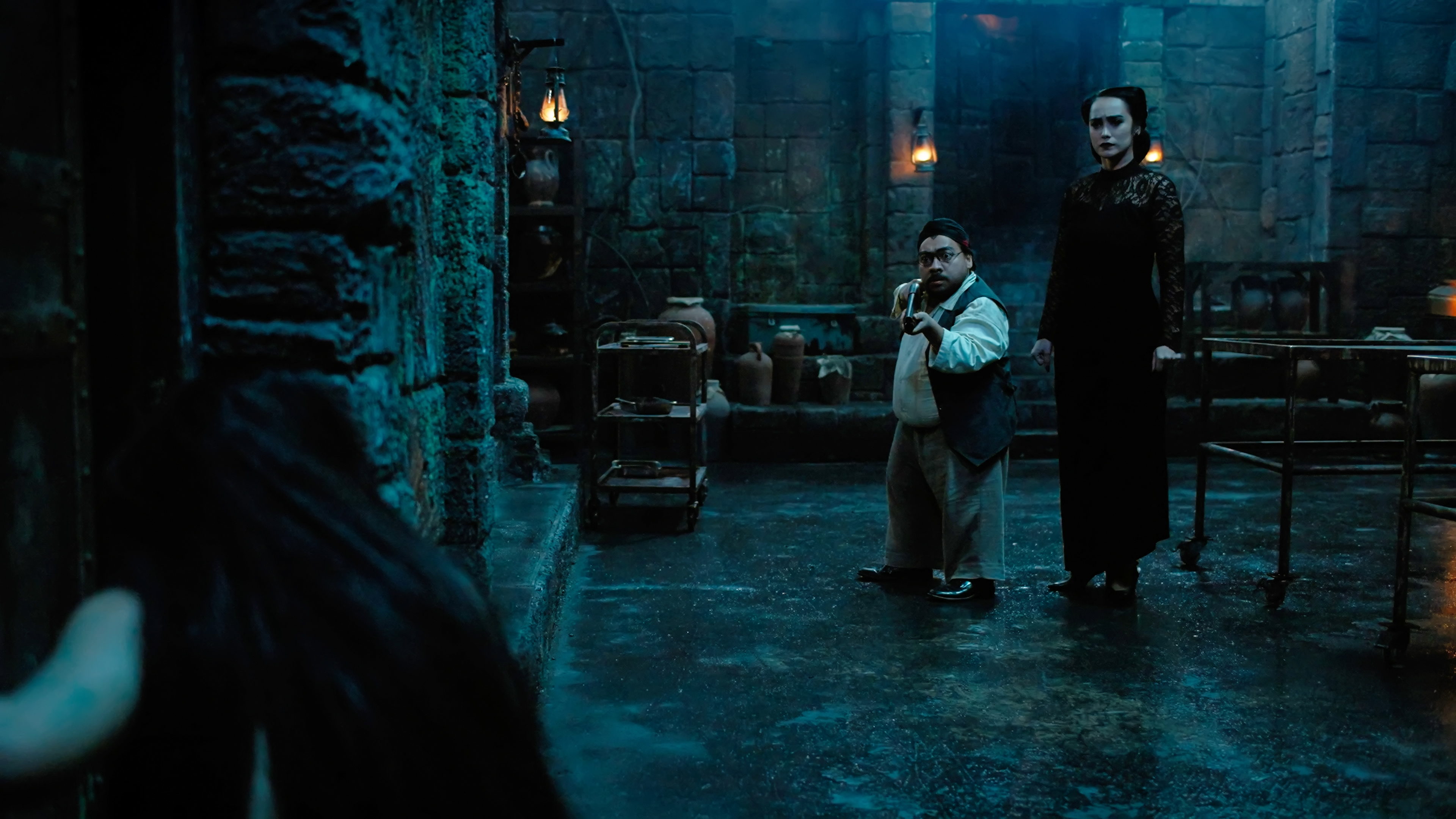 《惡靈旅店》的場景頗為詭異。（CATCHPLAY提供）