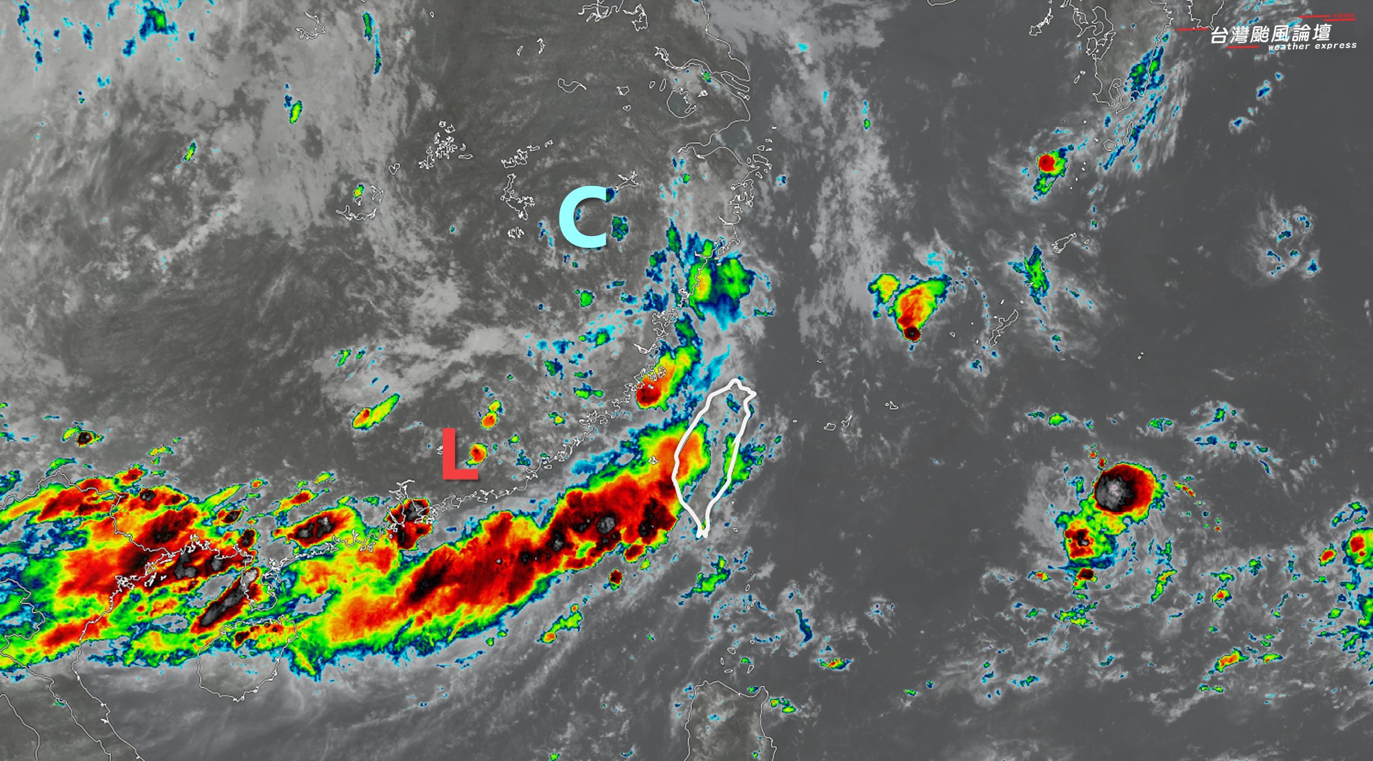 專家提醒台灣周遭有1條雷雨帶，有機率順風飄來，今日下午至夜晚還須留意。（翻攝自臉書粉專《台灣颱風論壇｜天氣特急》）