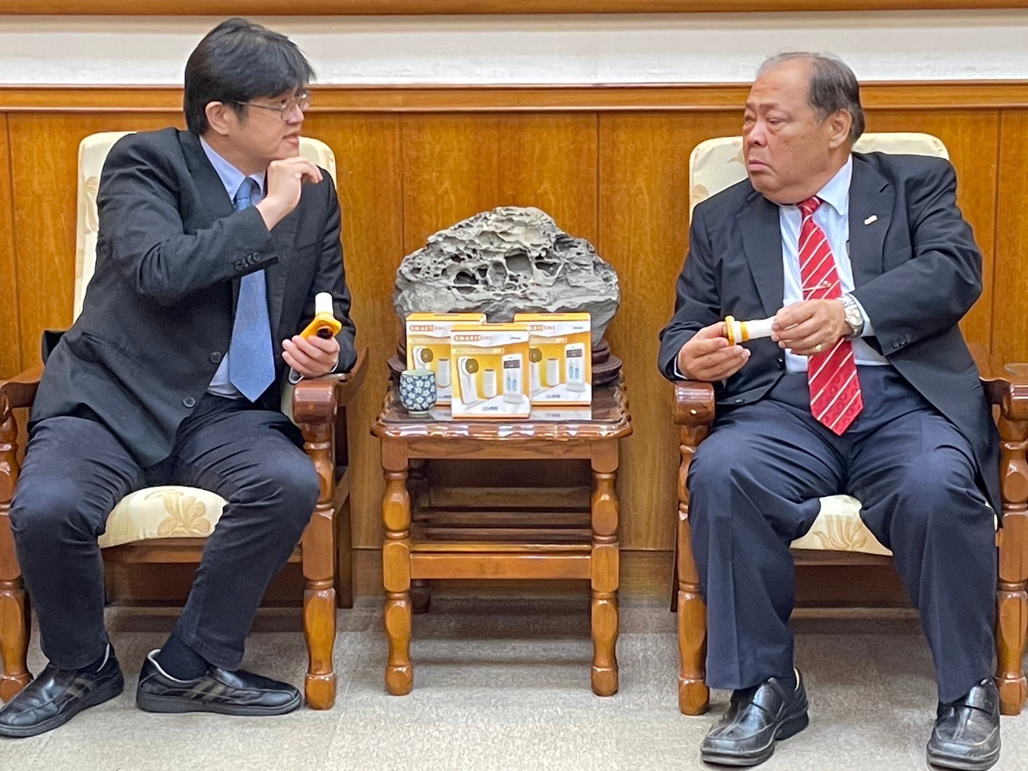 澎湖海基金會長期關注澎湖縣的醫療量能,每年在各社區、小島義診。 (澎湖海基金會提供)