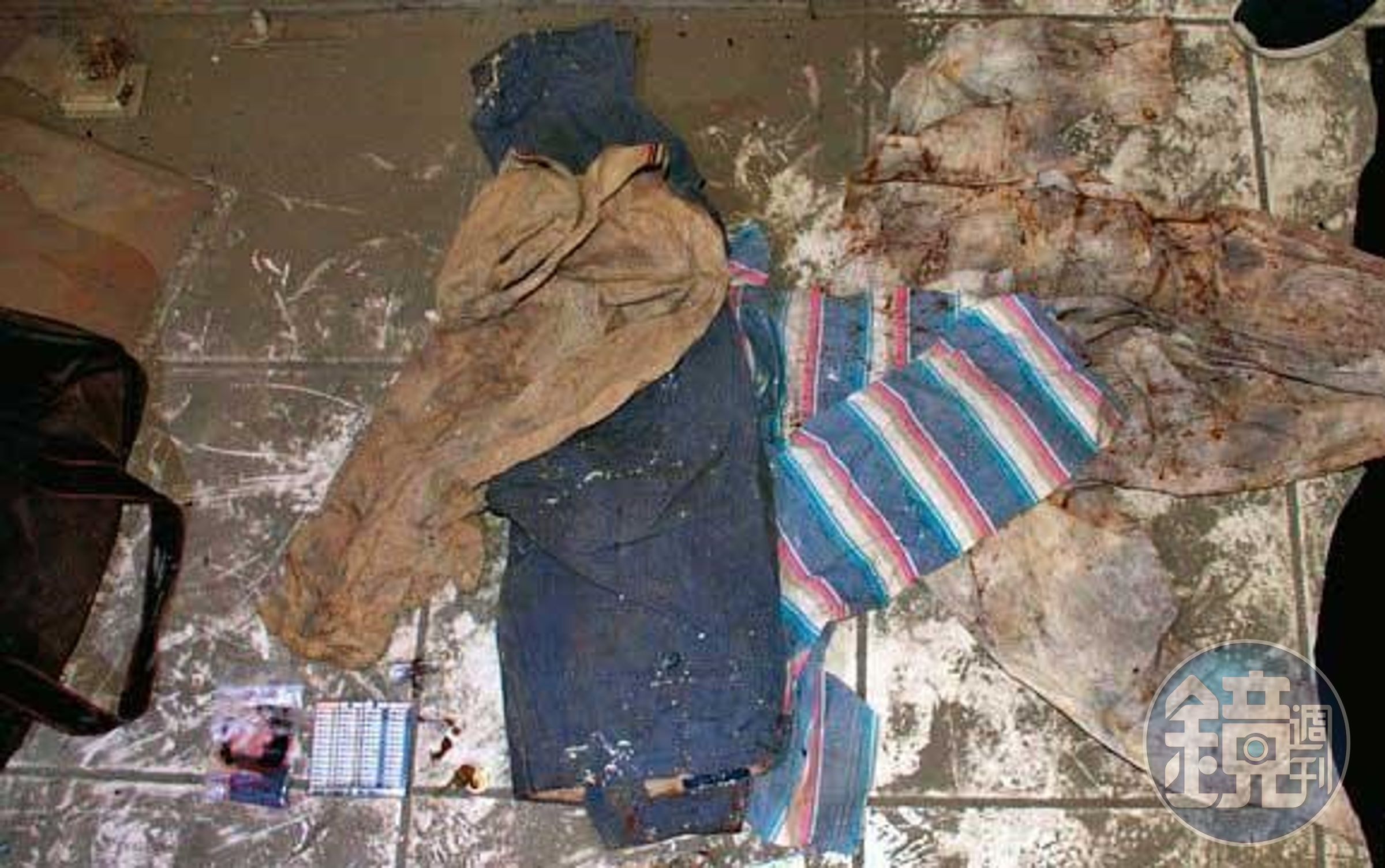 發現白骨後，警方公布死者的遺物，呼籲家屬出面指認。（翻攝畫面）