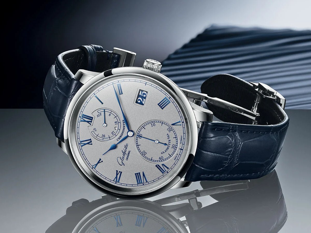 Glashütte Original格拉蘇蒂原創發表全新改款的Senator Chronometer大日曆天文台錶，讓這款最能代表德系製錶風格的作品，有了煥然一新的面貌。定價約NT$1,090,000。