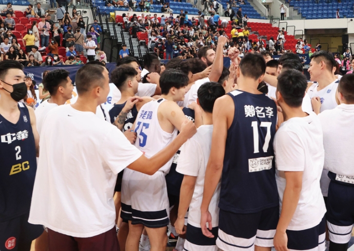 中華隊球員被李亦伸直擊「嗆聲教練」，讓他對於台籃現況直搖頭。（翻攝自瓊斯盃IG）