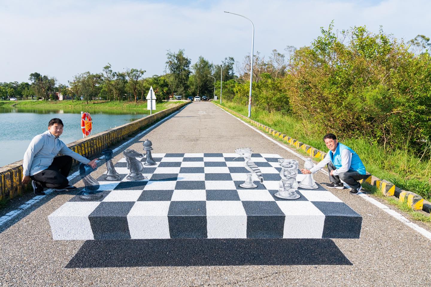 漂浮黑白棋盤格是金門最近很熱門的全新打卡點。(翻攝金湖報馬仔粉絲團)