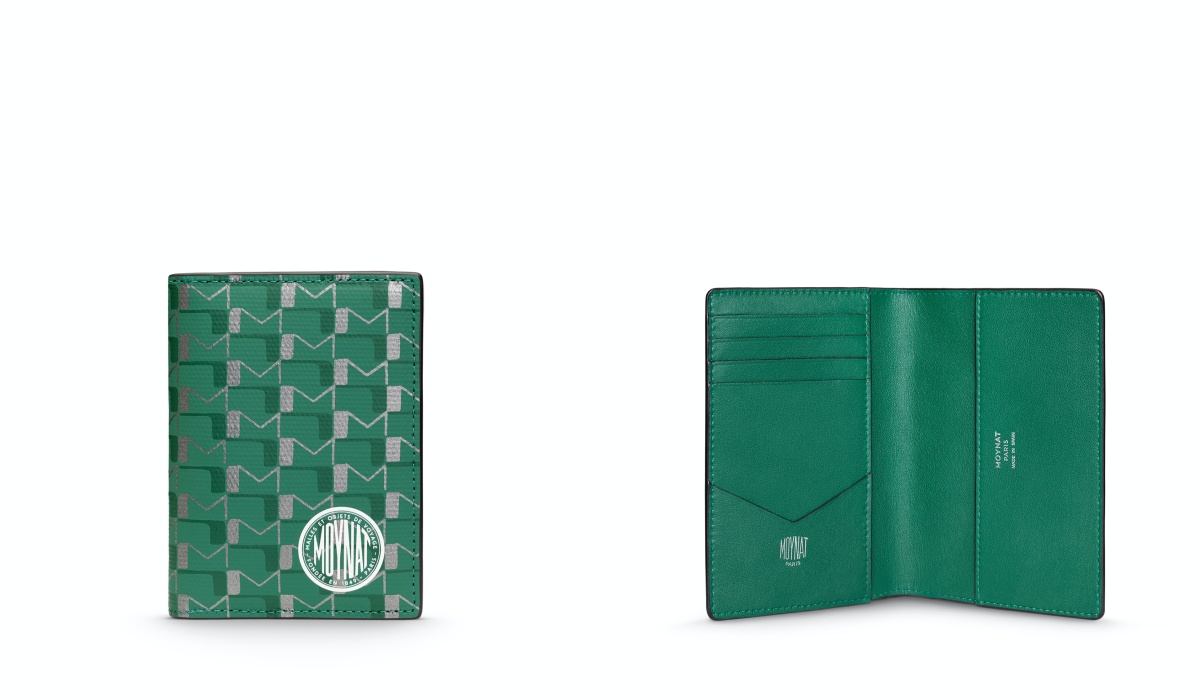 Green Canvas 1920 M monogram護照夾。NT15,000（MOYNAT提供）
