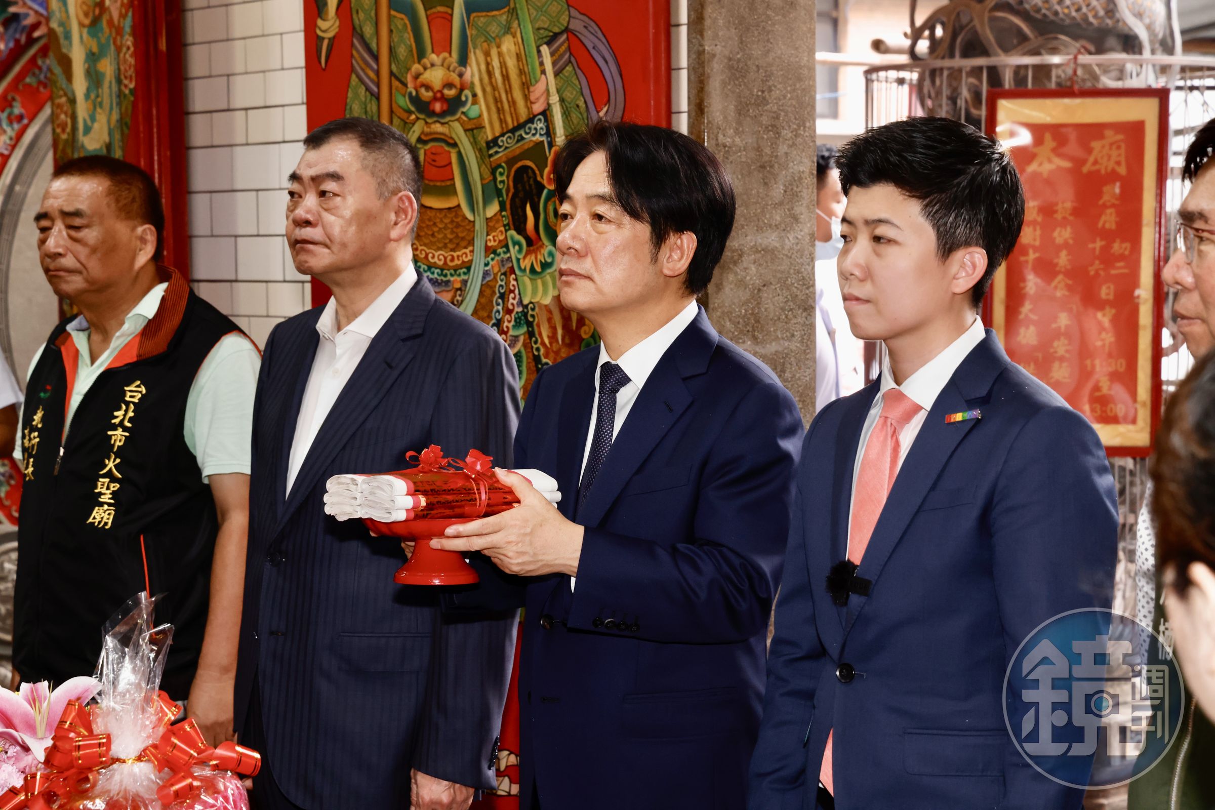 賴清德上午到大安區火聖廟參香，替參選該區立委的苗博雅站台。