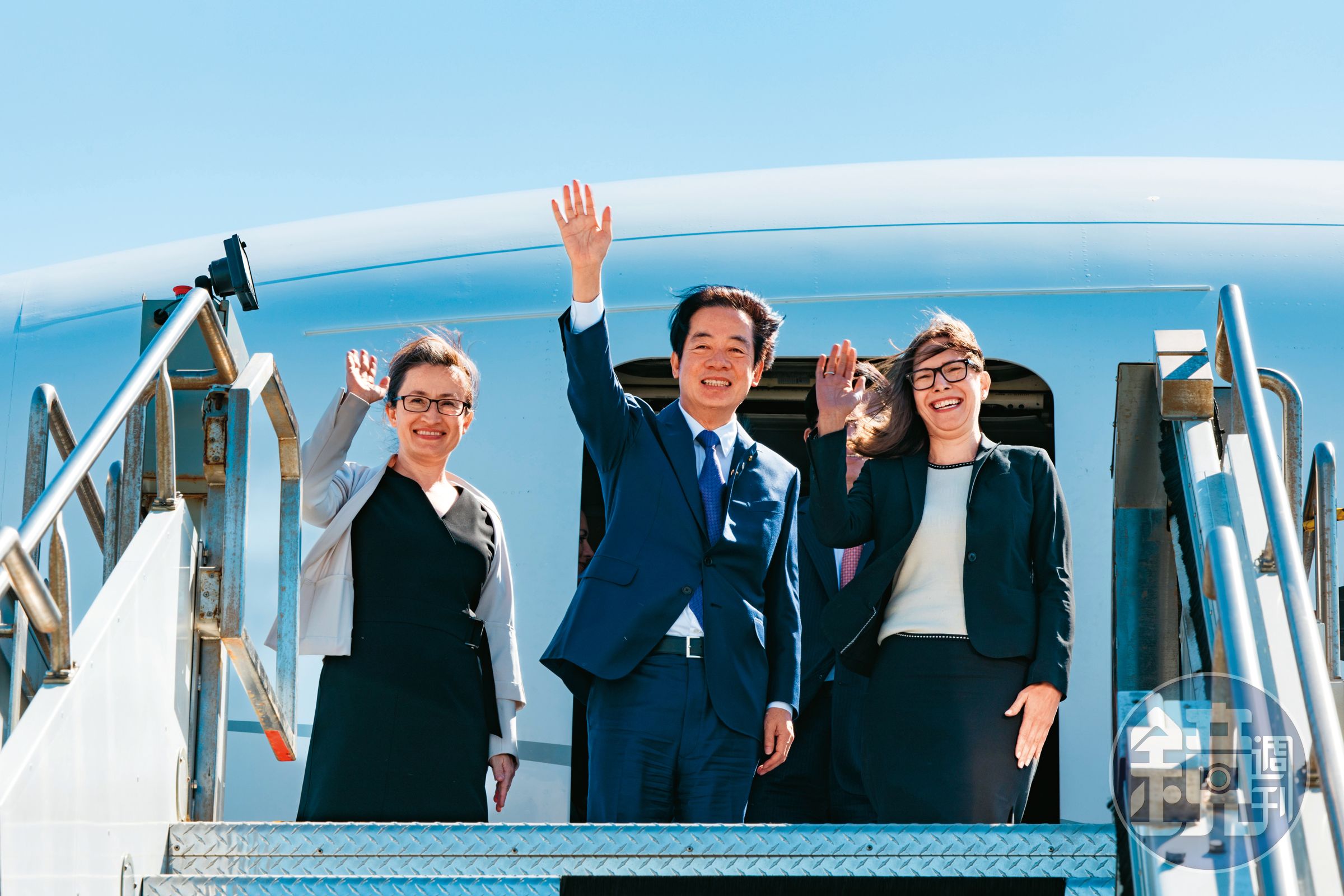 賴清德(中)訪問巴拉圭、過境美國,AIT主席羅森伯格(右)在舊金山接機。(翻攝總統府Flickr)