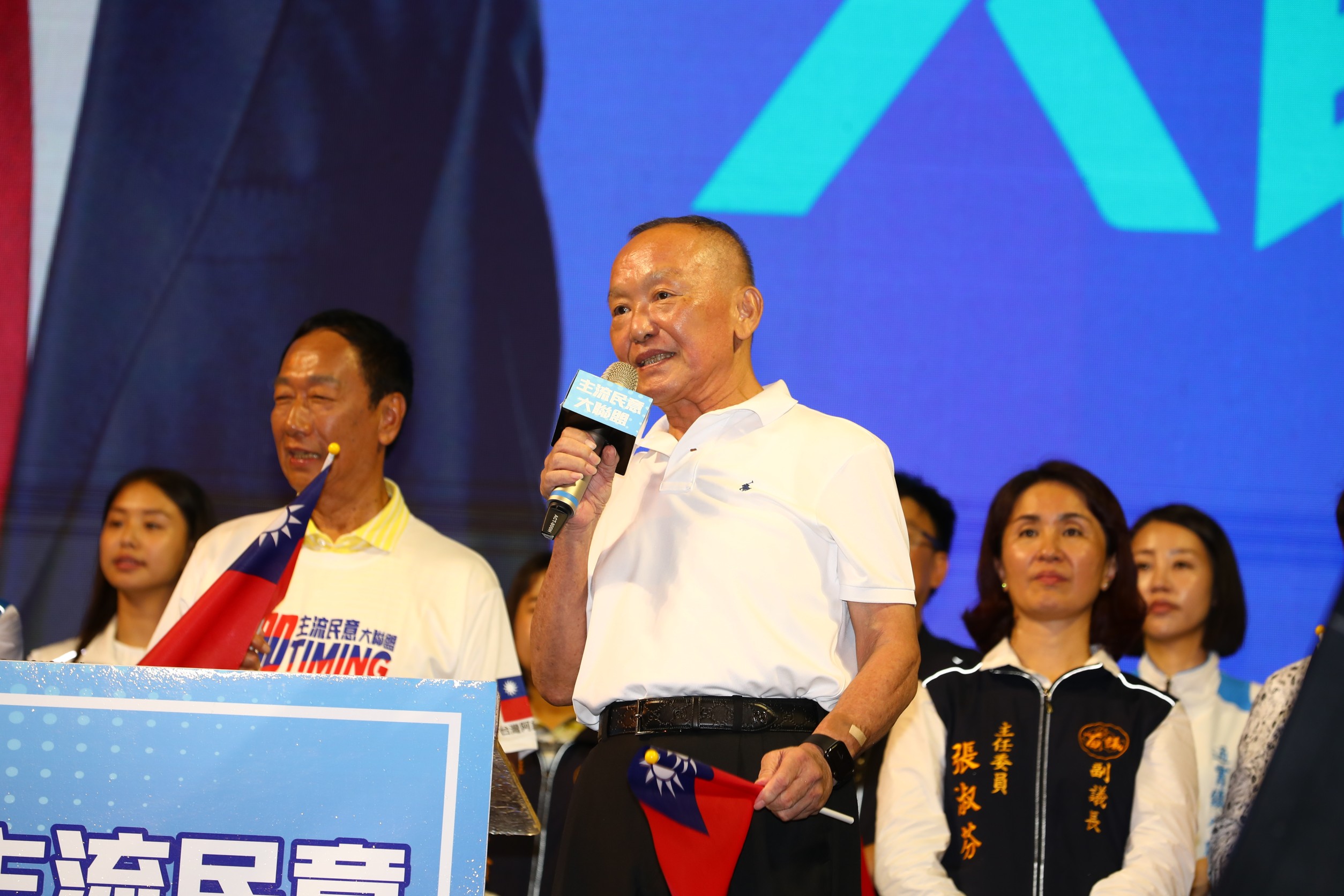 徐耀昌透過臉書發表千字聲明，宣布退出國民黨，重批國民黨總統參選人侯友宜與黨若即若離，竟還能代表藍軍選總統。