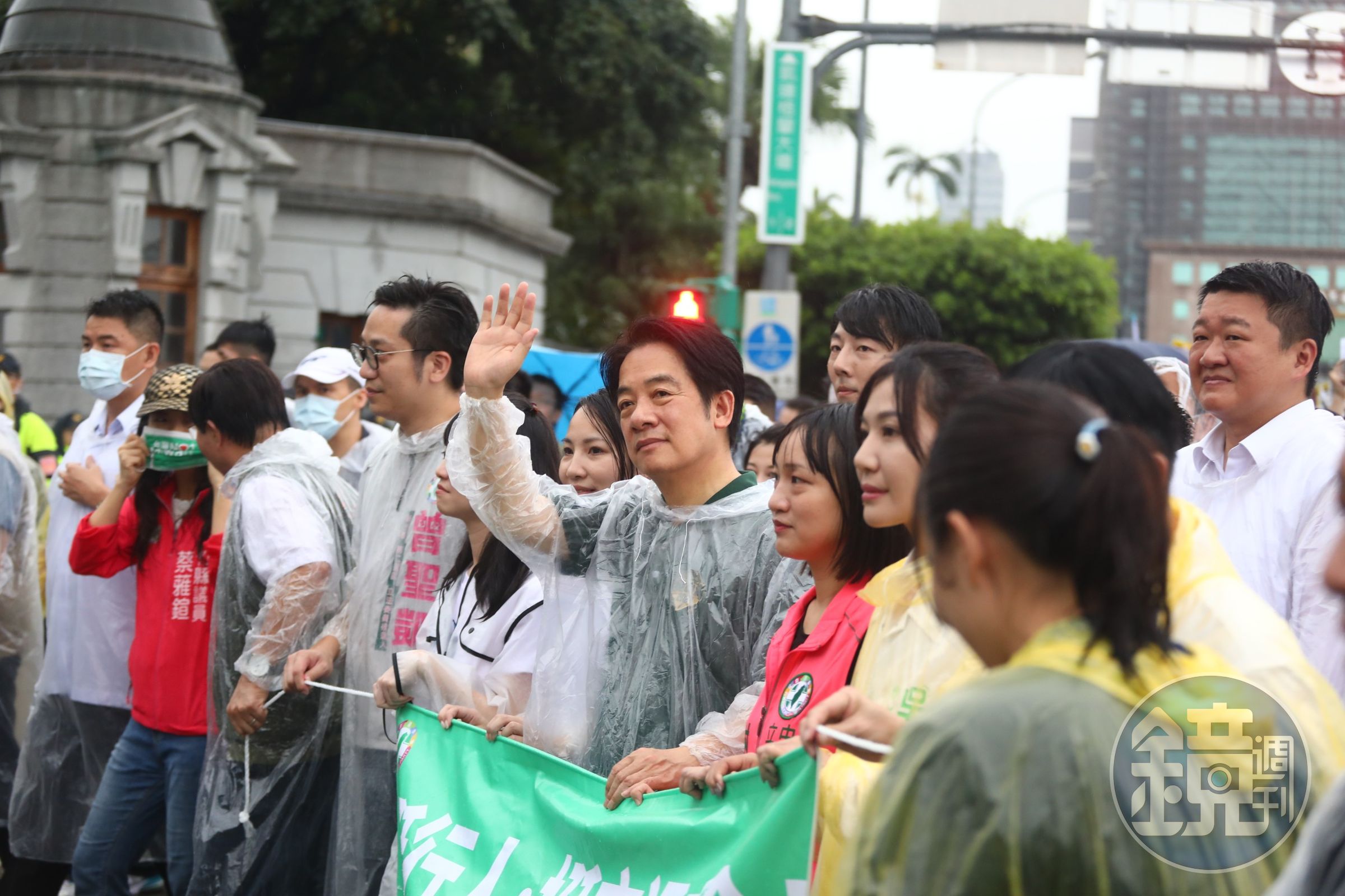 民進黨賴清德民調穩定領先,媒體人黃暐瀚指出原因。(圖為820還路於民大遊行)