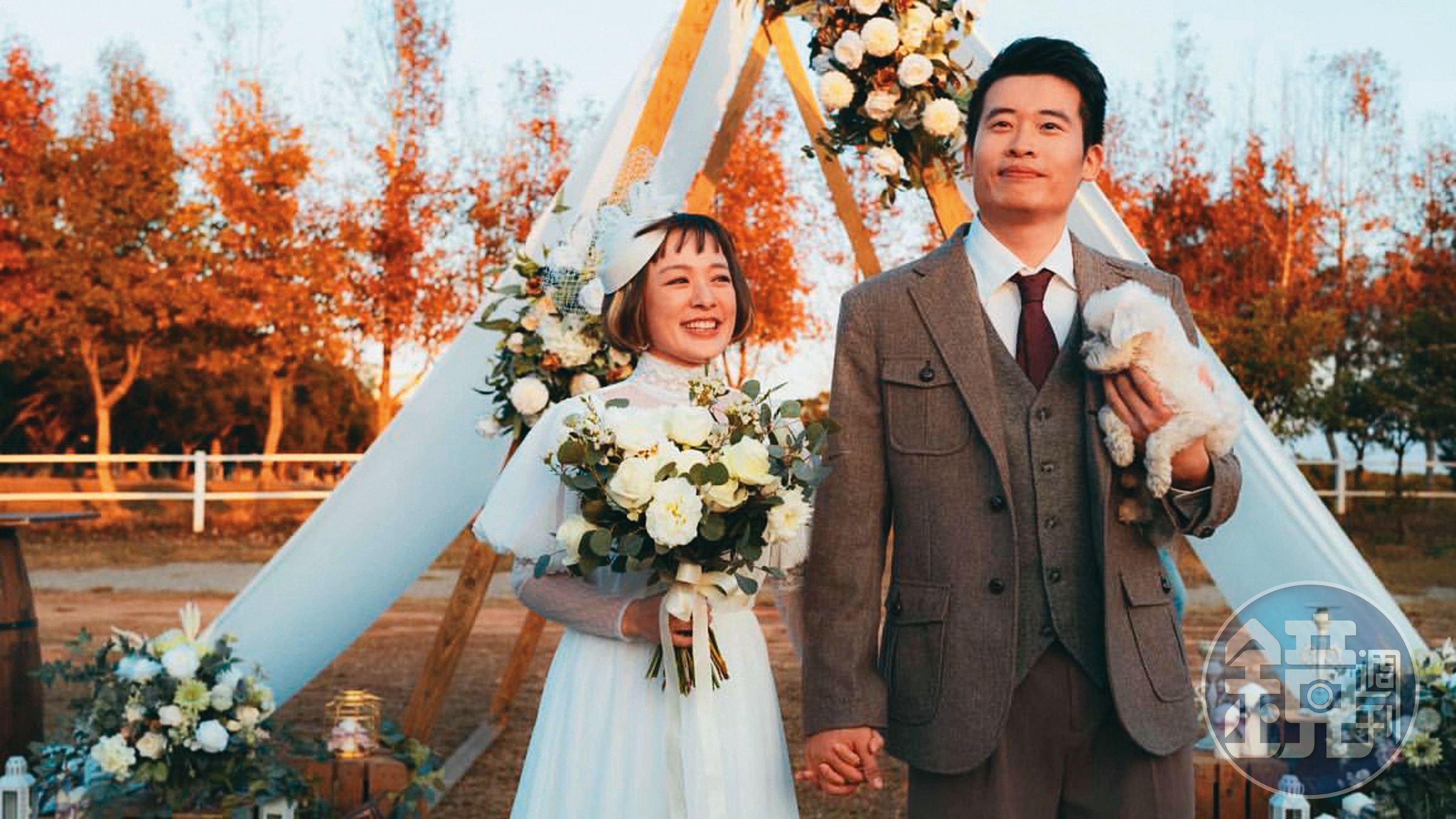 林彥君(左)與老公阿丹(右)去年底結婚時舉辦戶外單車婚禮。(翻攝自林彥君IG)
