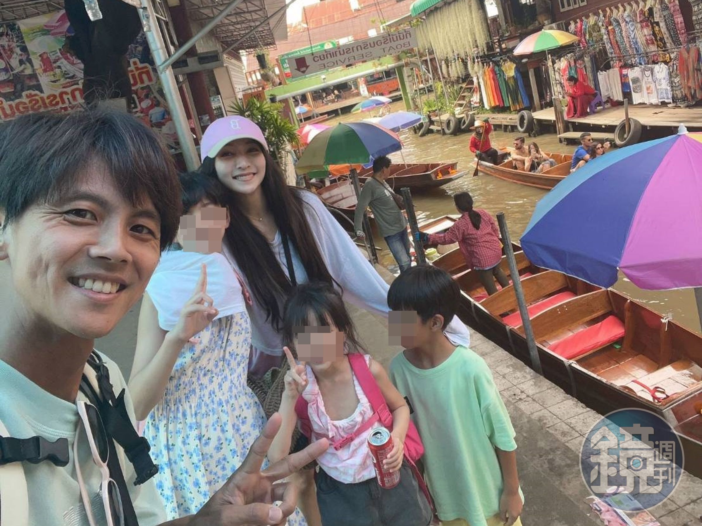 阿翔一家五口到泰國出遊。(時代創藝提供)