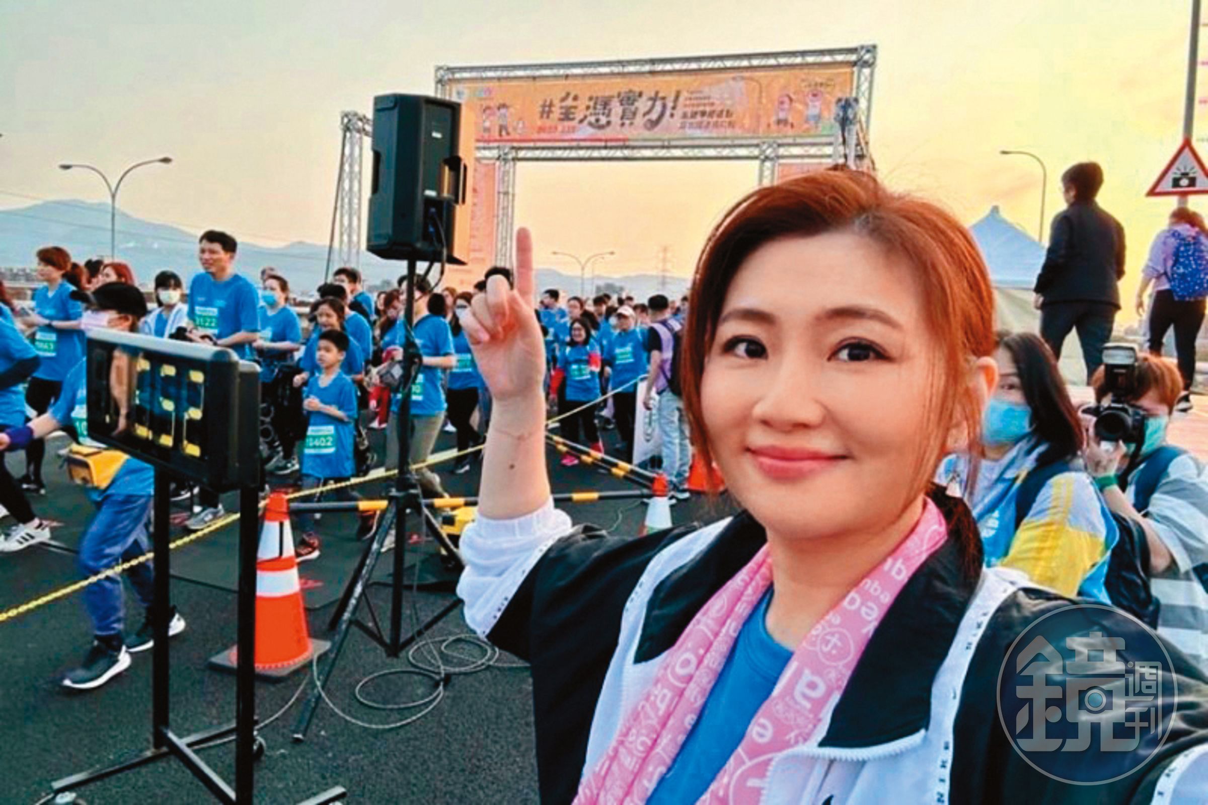 Selina懷胎3個月仍輕輕鬆鬆跑完3公里。(翻攝自Selina臉書)