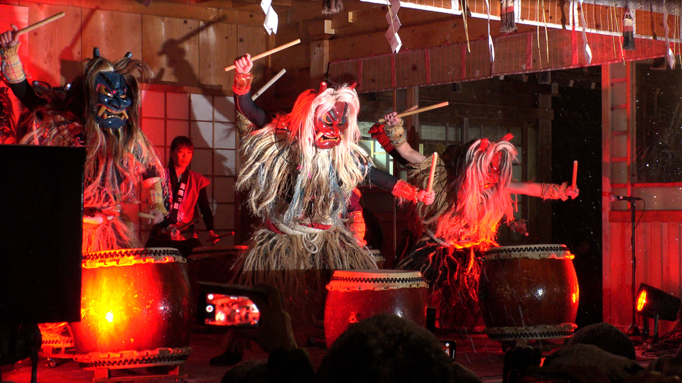 生剝鬼柴燈祭則為秋田知名的特色祭典。（燦星旅遊提供）