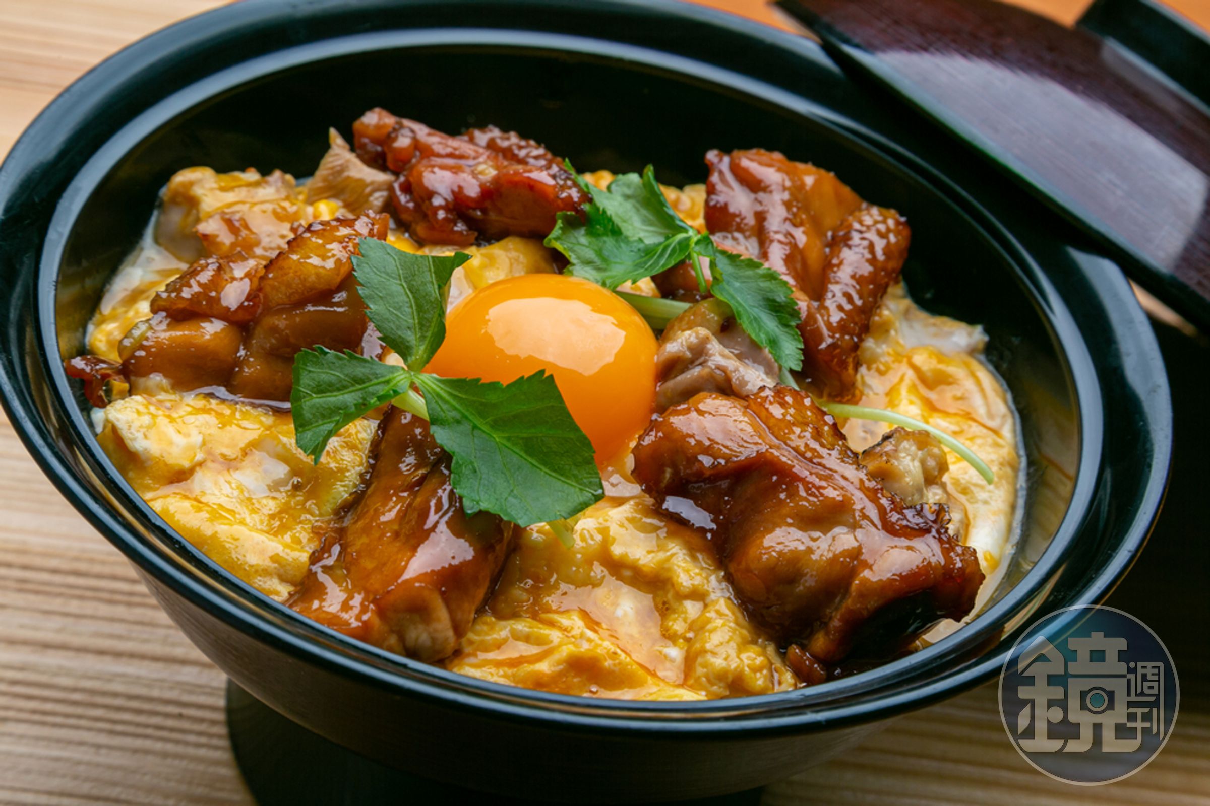 秋田美食有比內地雞飯。（燦星旅遊提供）