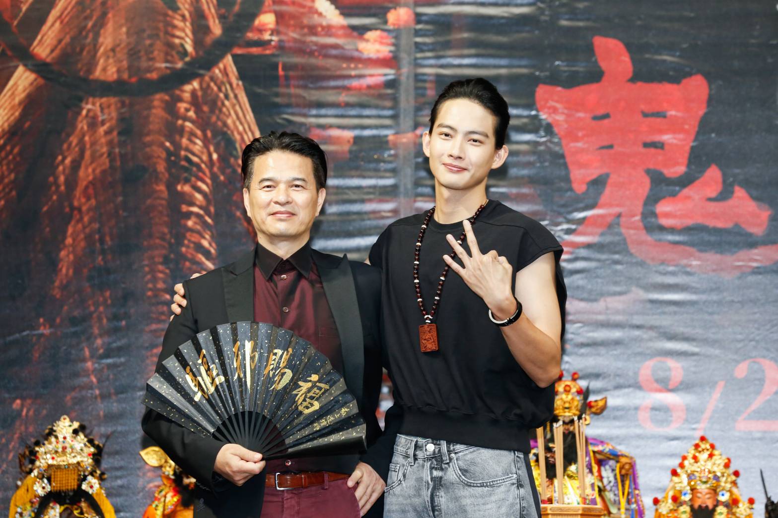 張庭瑚對七夕辦鬼片首映一開始表示不解，演他爸爸的李興文一語道破：「鬼片最適合把妹了，因為很多女生不敢看（鬼片）。」