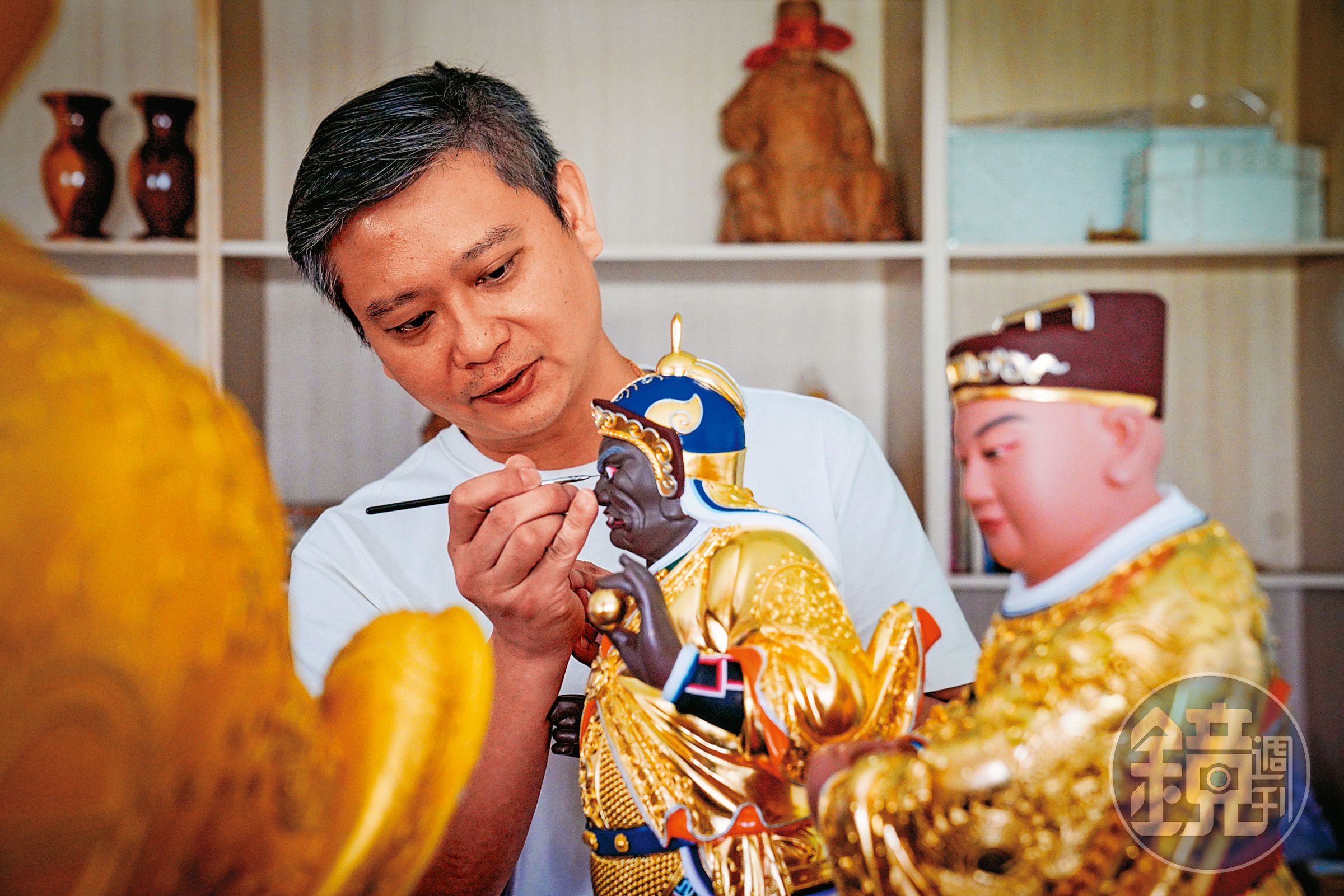 游俊維原為粧佛師，因此培養出超乎常人的耐心與細心。