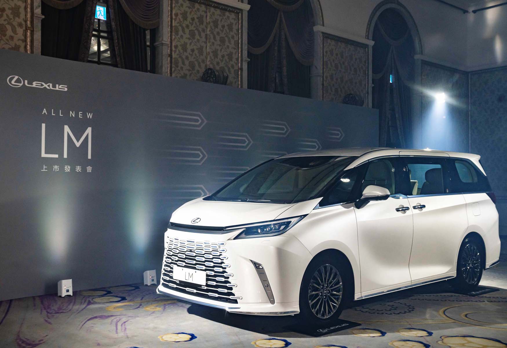 【新車登場】旗艦移動座艙！LEXUS全新大改款LM