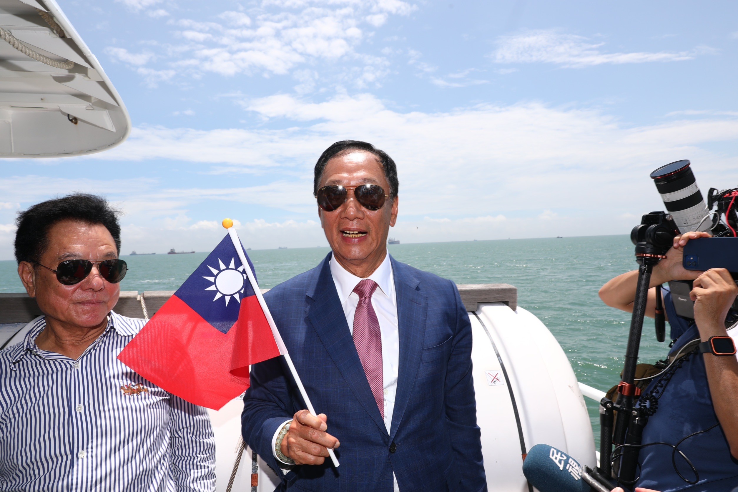 鴻海集團創辦人郭台銘今持續走訪金門，也對中共喊話：「台灣人民絕對不主動挑起戰爭，但也絕對不可能怯戰！」