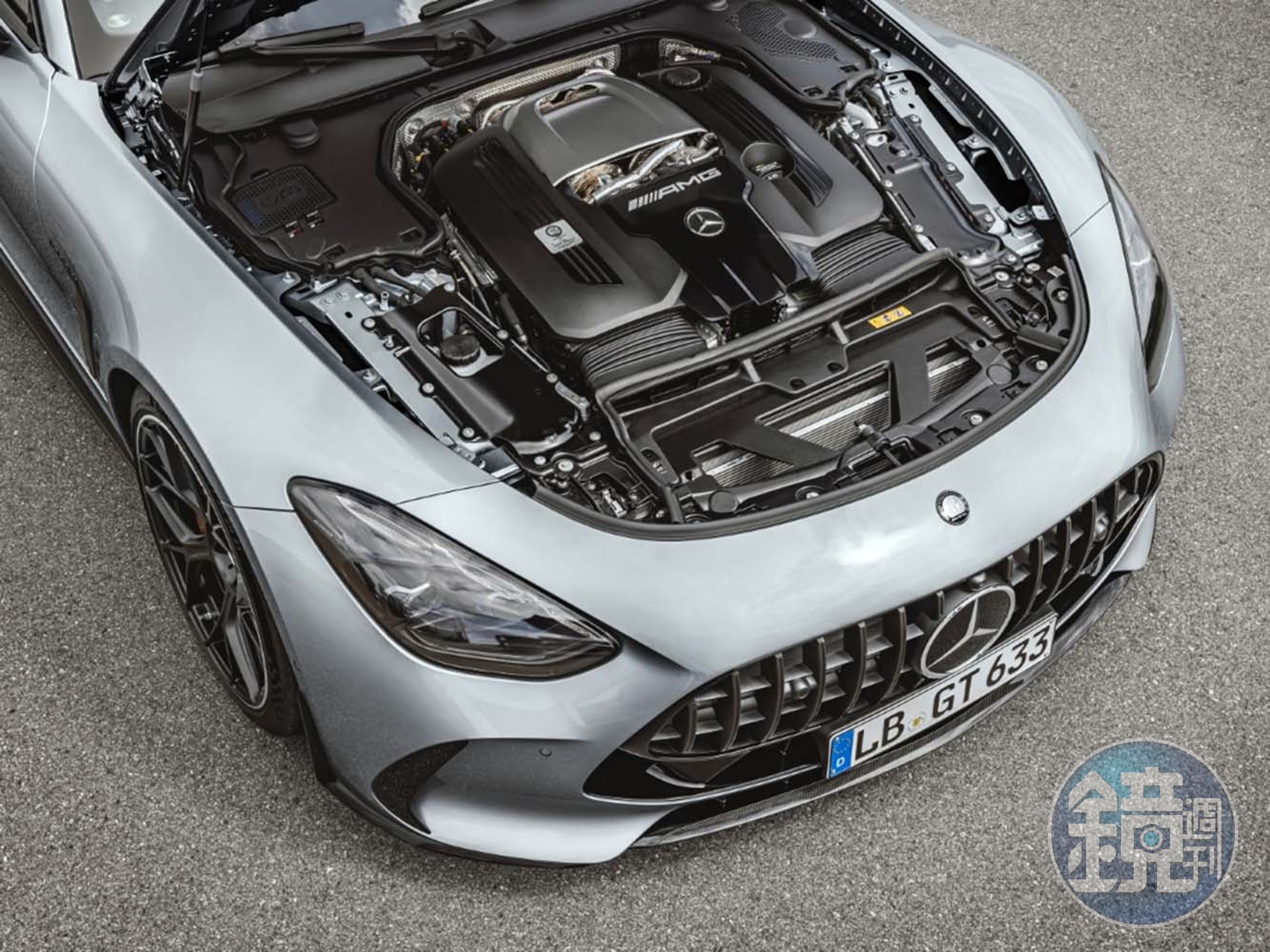 AMG GT Coupé搭載 4.0 升 V8 雙渦輪增壓引擎。