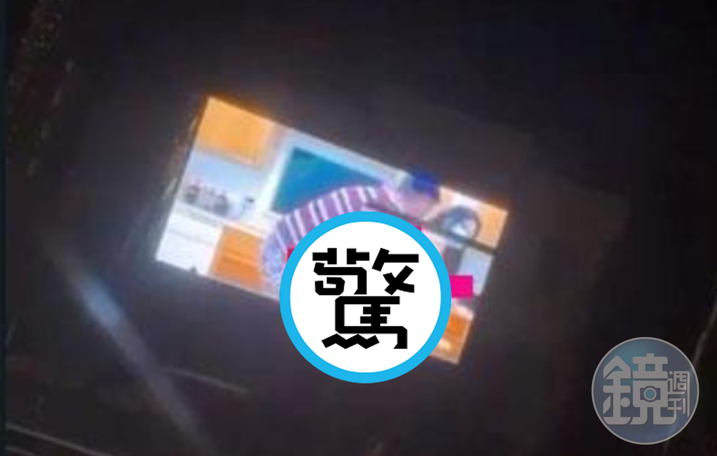 大型電視牆突公播AV,駕駛開車經過都興奮了!原來是駭客入侵惹禍。(翻自infoplusnetwork.com)