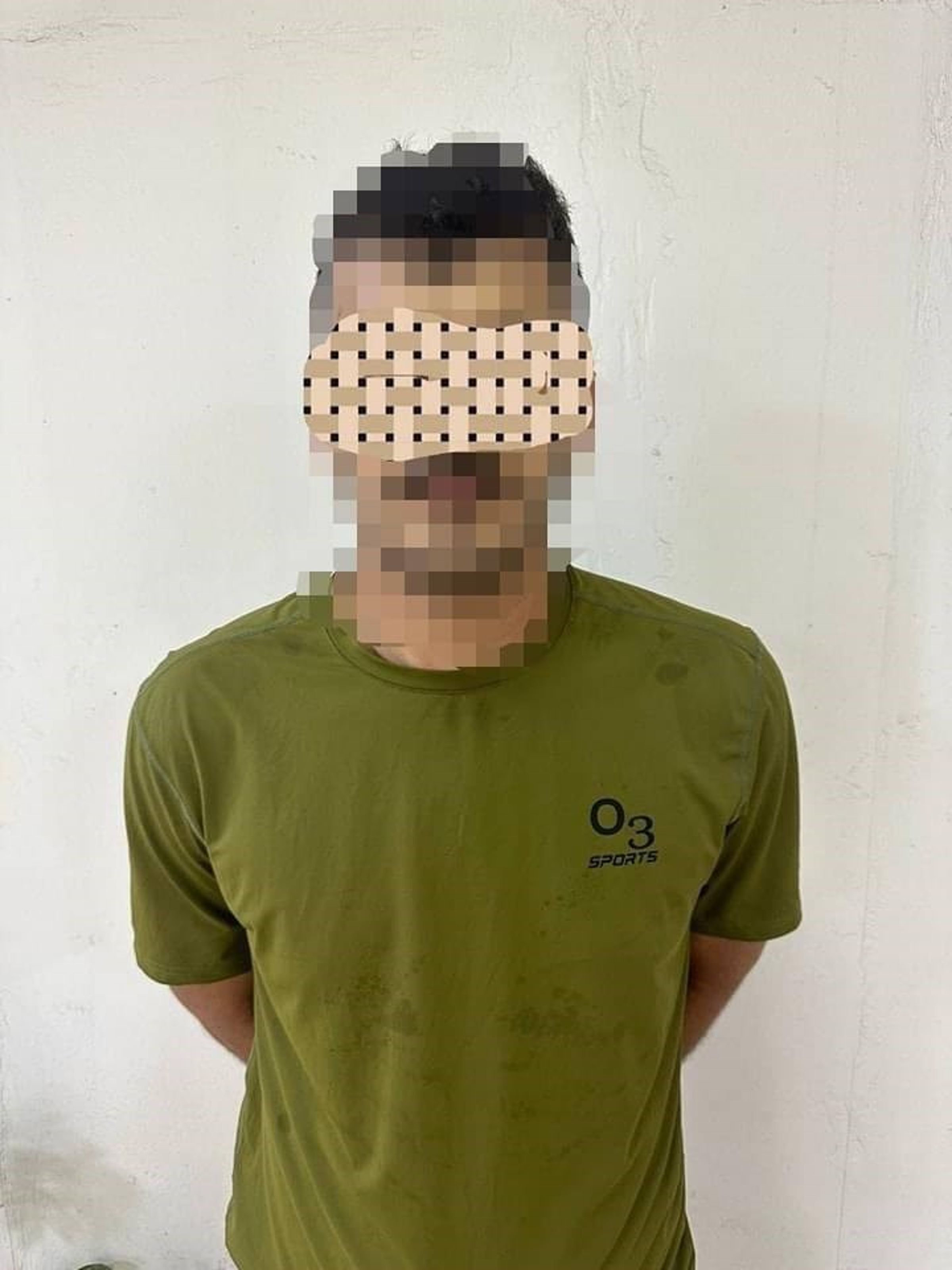 警方逮捕讓電視牆播出AV的駭客。(翻自infoplusnetwork.com)