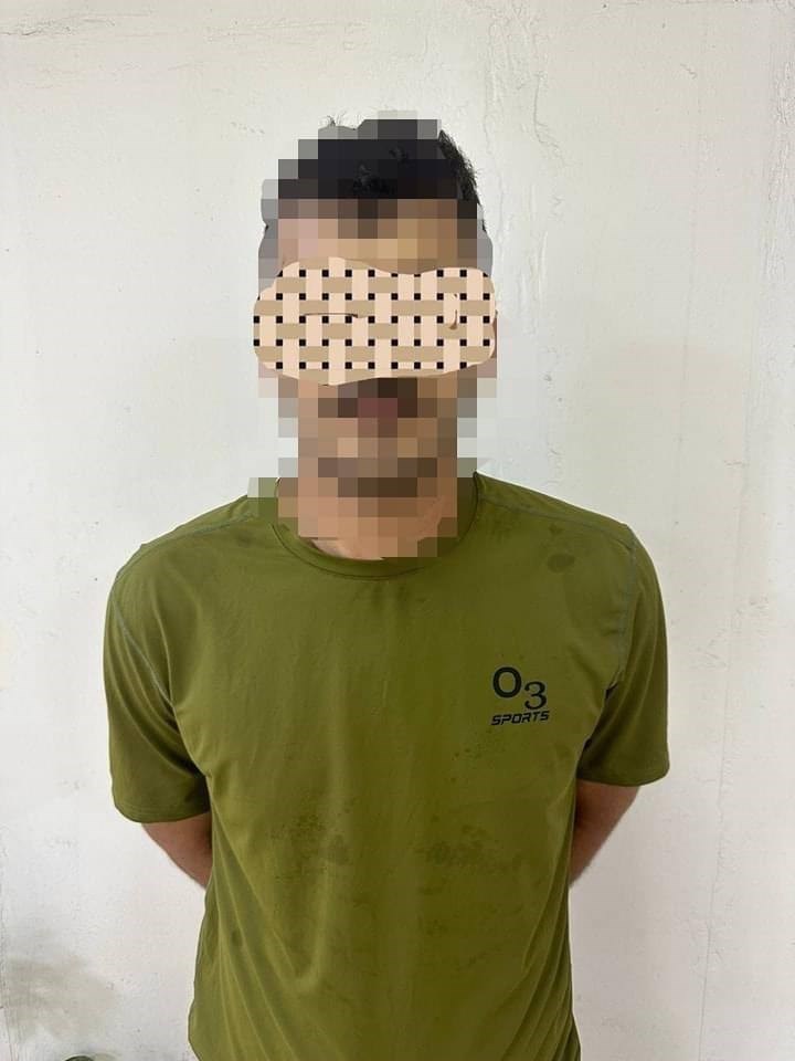 警方逮捕讓電視牆播出AV的駭客。（翻自infoplusnetwork.com）