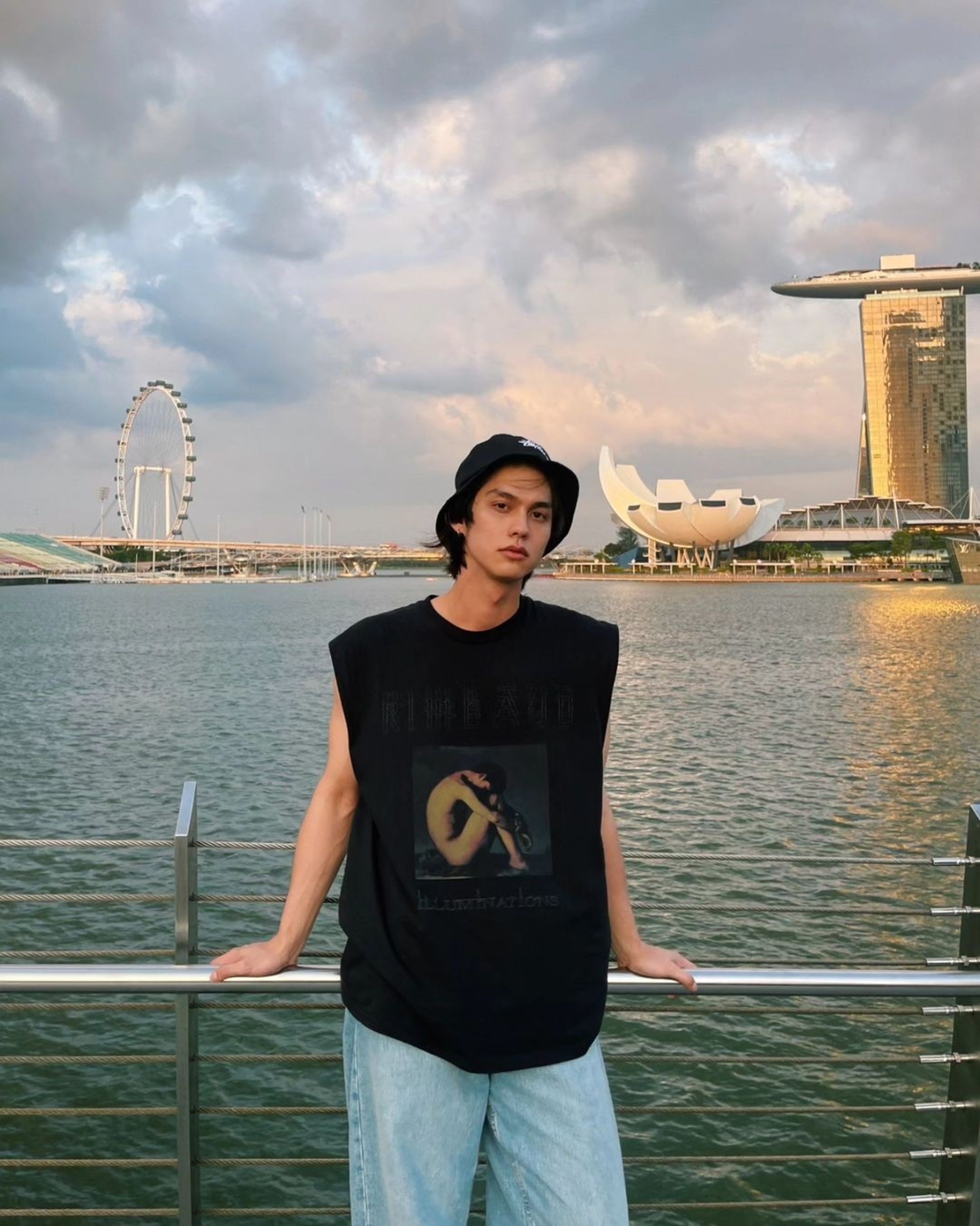 Bright最近和家人到新加坡旅遊,有不少當地粉絲巧遇。(翻攝自Bright Instagram)