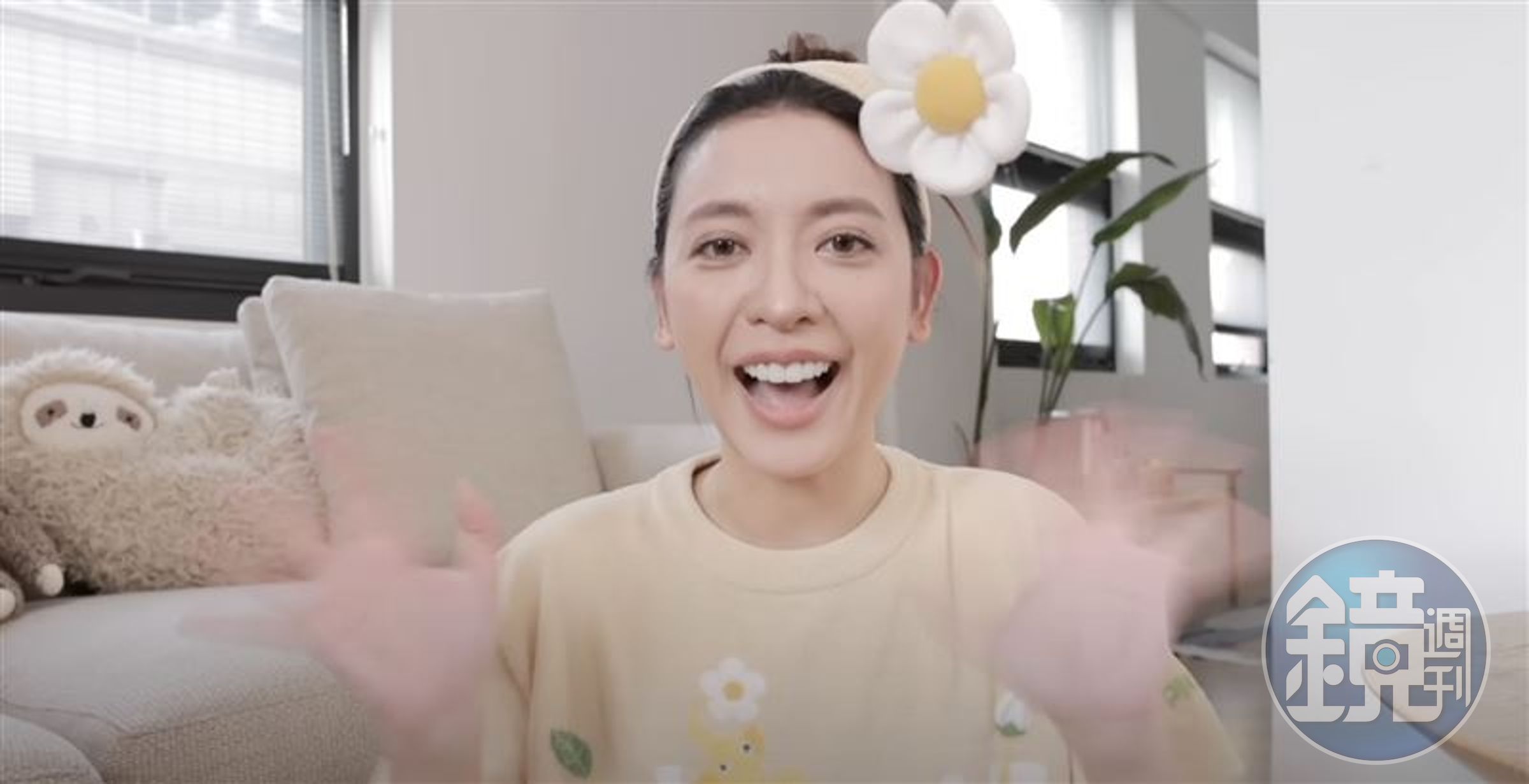 劉芒以類似素顏的姿態重新出片。（翻攝自劉芒YT）