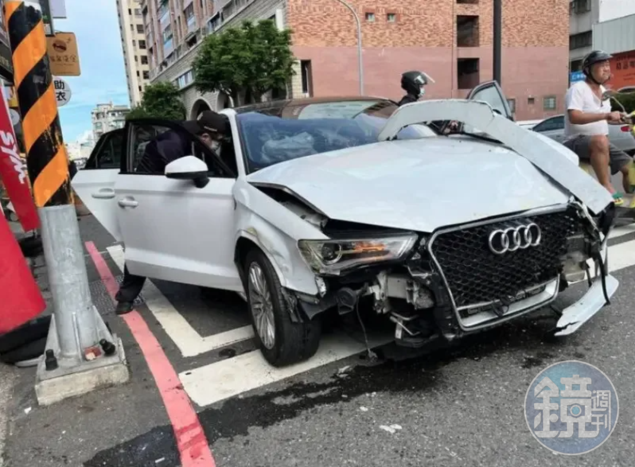 台南市安平區23日發生死亡車禍,一名女子酒後駕駛奧迪撞斃婦人。(翻攝照片)