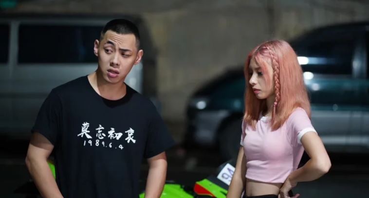 歌手「2000twothousandxx」創作歌曲並擔任男主角。（（翻攝自Instagram  2000twothousandxx）