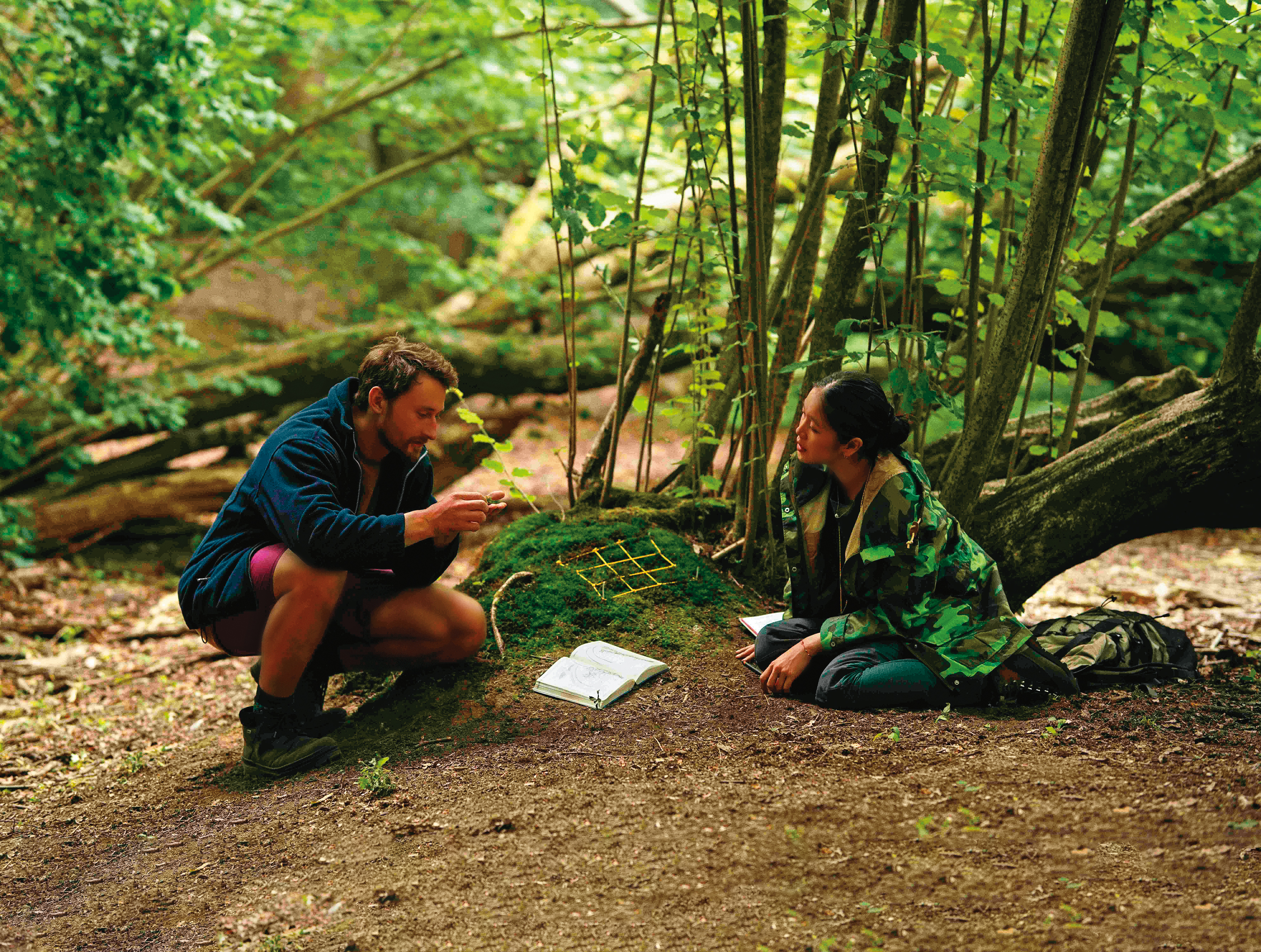《小世界》描述羅馬尼亞裔移工和研究苔蘚的華裔博士生萍水相逢的故事。（台北電影節提供）