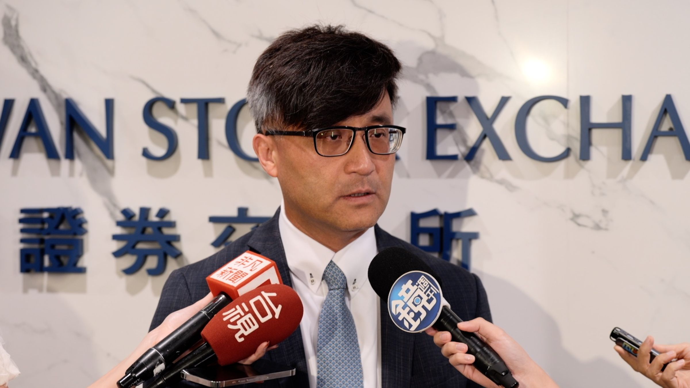 臺股進入第三季,陳奕光表示看好的理由,首先是企業活力數字,第二季超乎預期的好;再來是9月中旬的蘋果新機發表會,及接續來臨的雙11、聖誕節等帶來的旺季效應會讓產業有亮點之外,在第三、四季的交接點的美國返校需求也可期待。