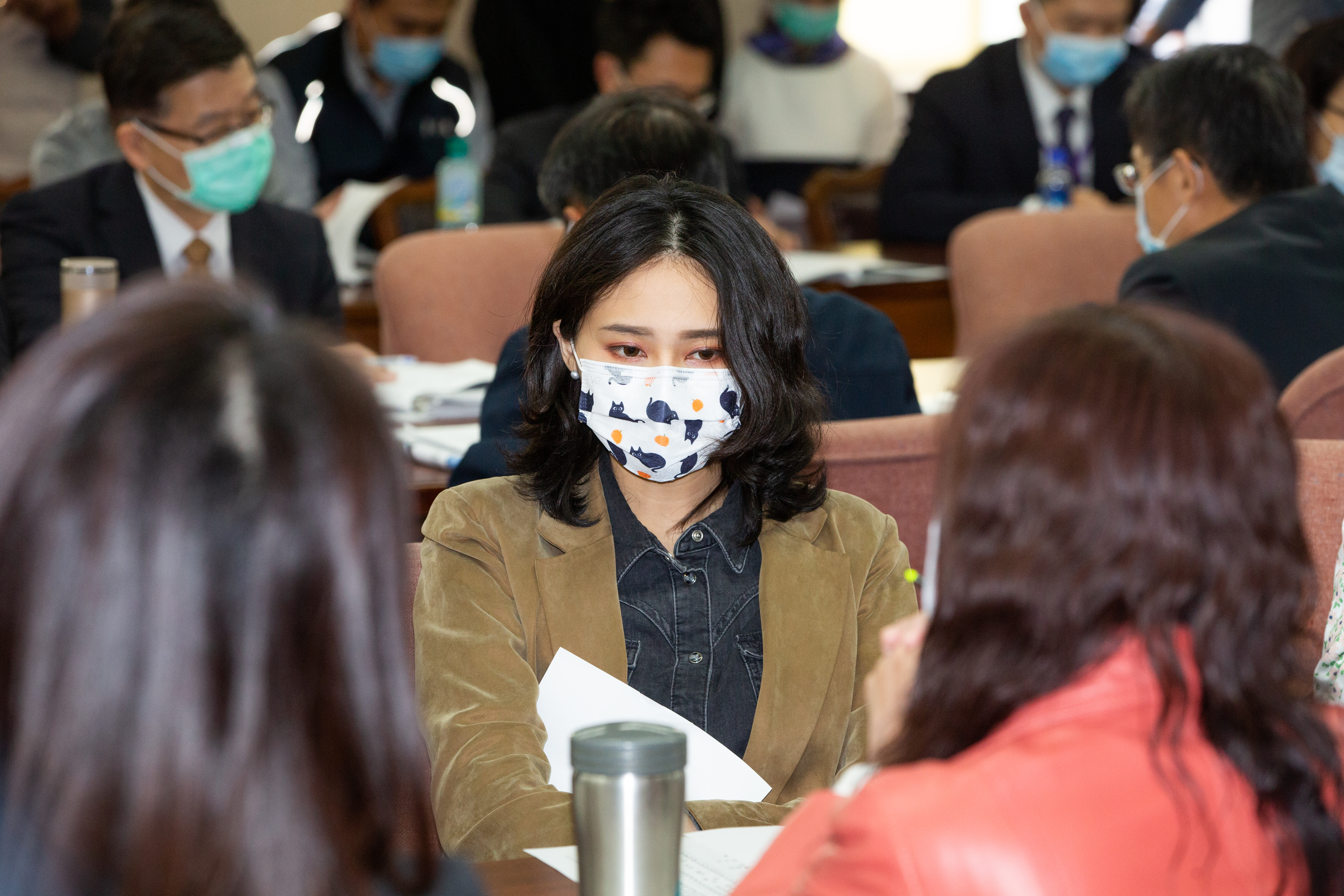 賴品妤跌倒畫面曝光引發熱議，林岱樺今於臉書po文聲援，呼籲大家好好討論能源政策，「請停止霸凌賴品妤。」