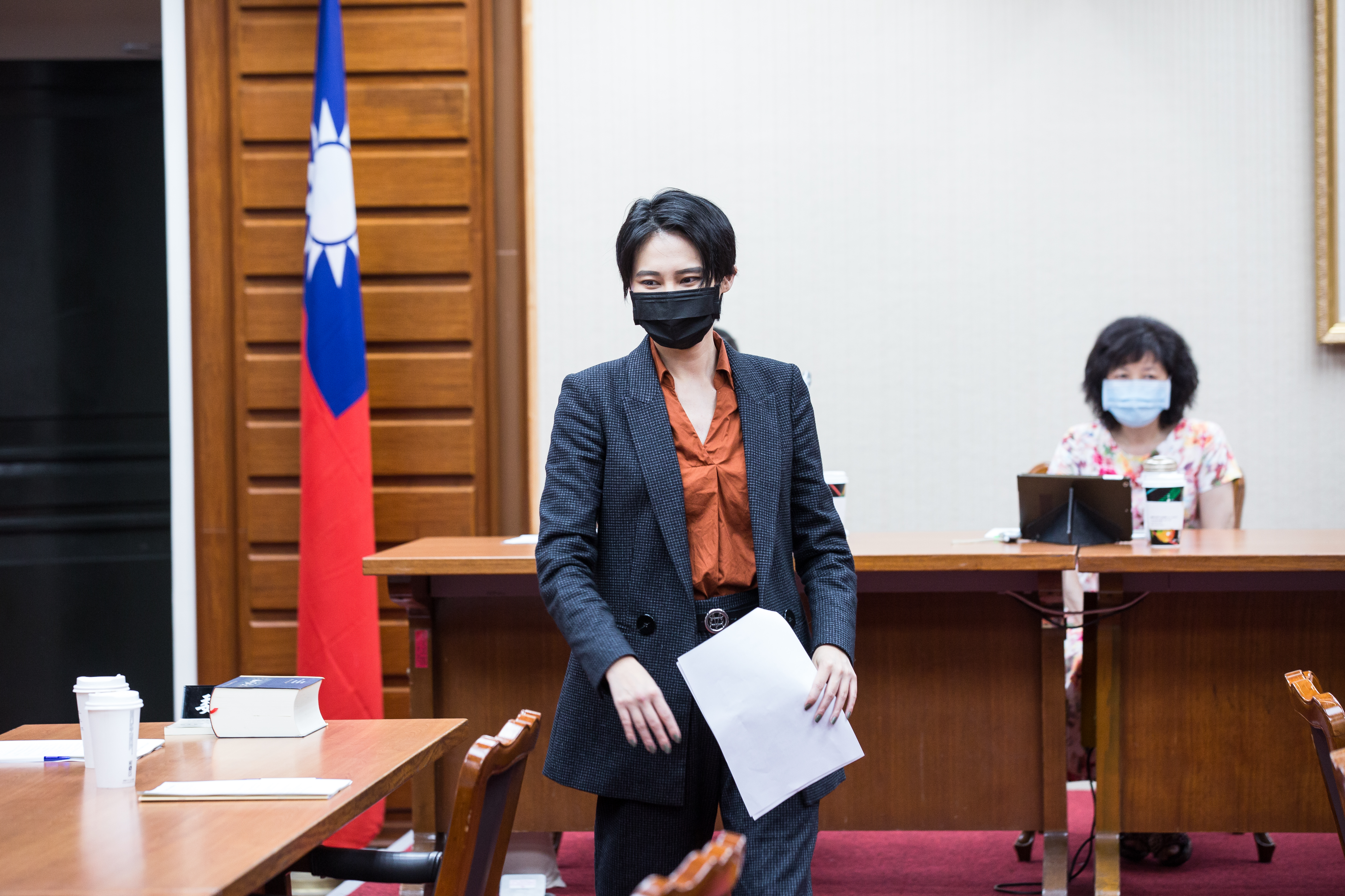 賴品妤（圖）被記者追問時跌倒，被質疑是「假摔」，林楚茵今po文聲援，直呼「講假摔太沈重！」（本刊資料照）