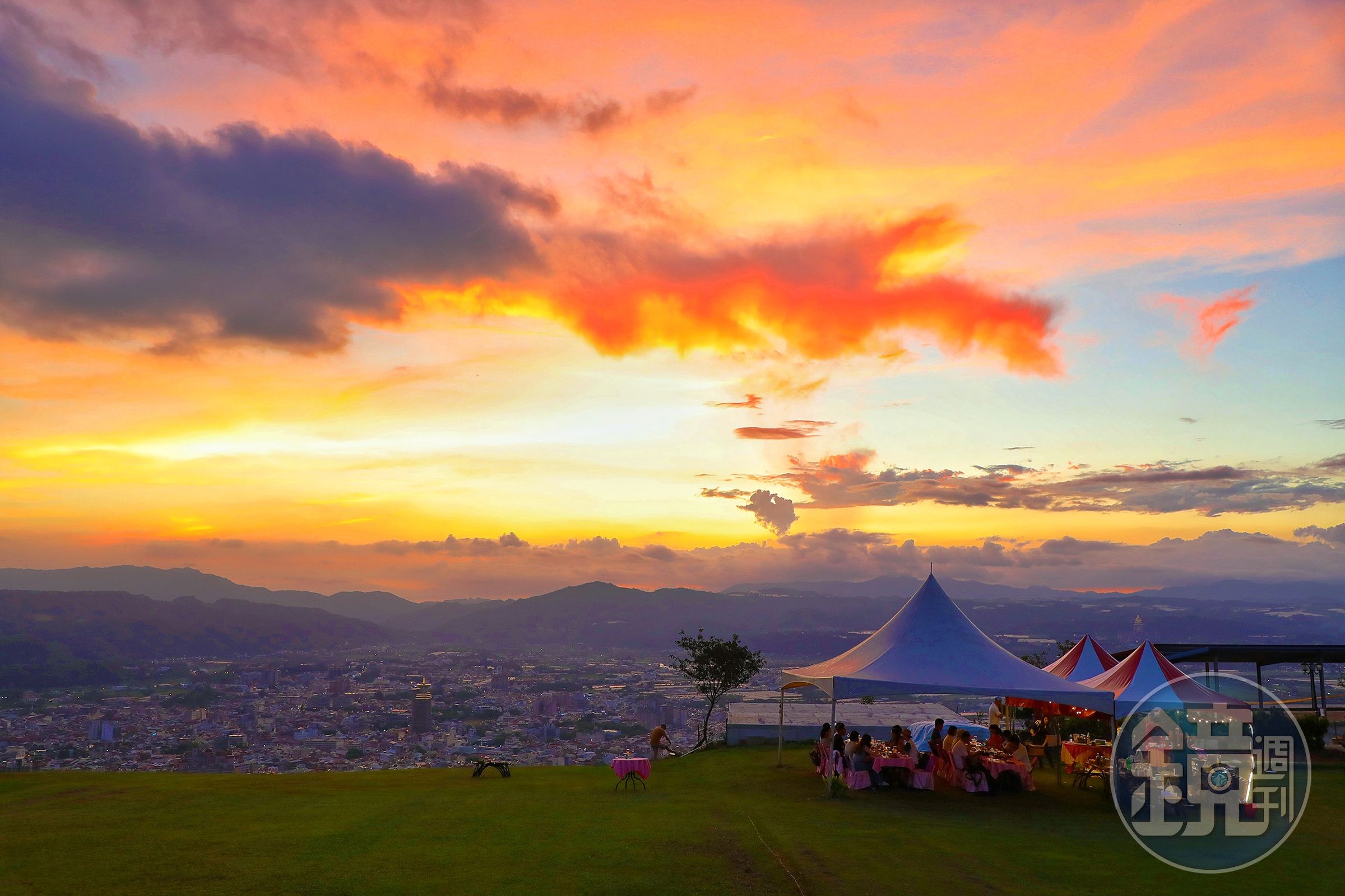從虎嘯山莊可以欣賞到埔里美麗的夕陽美景。