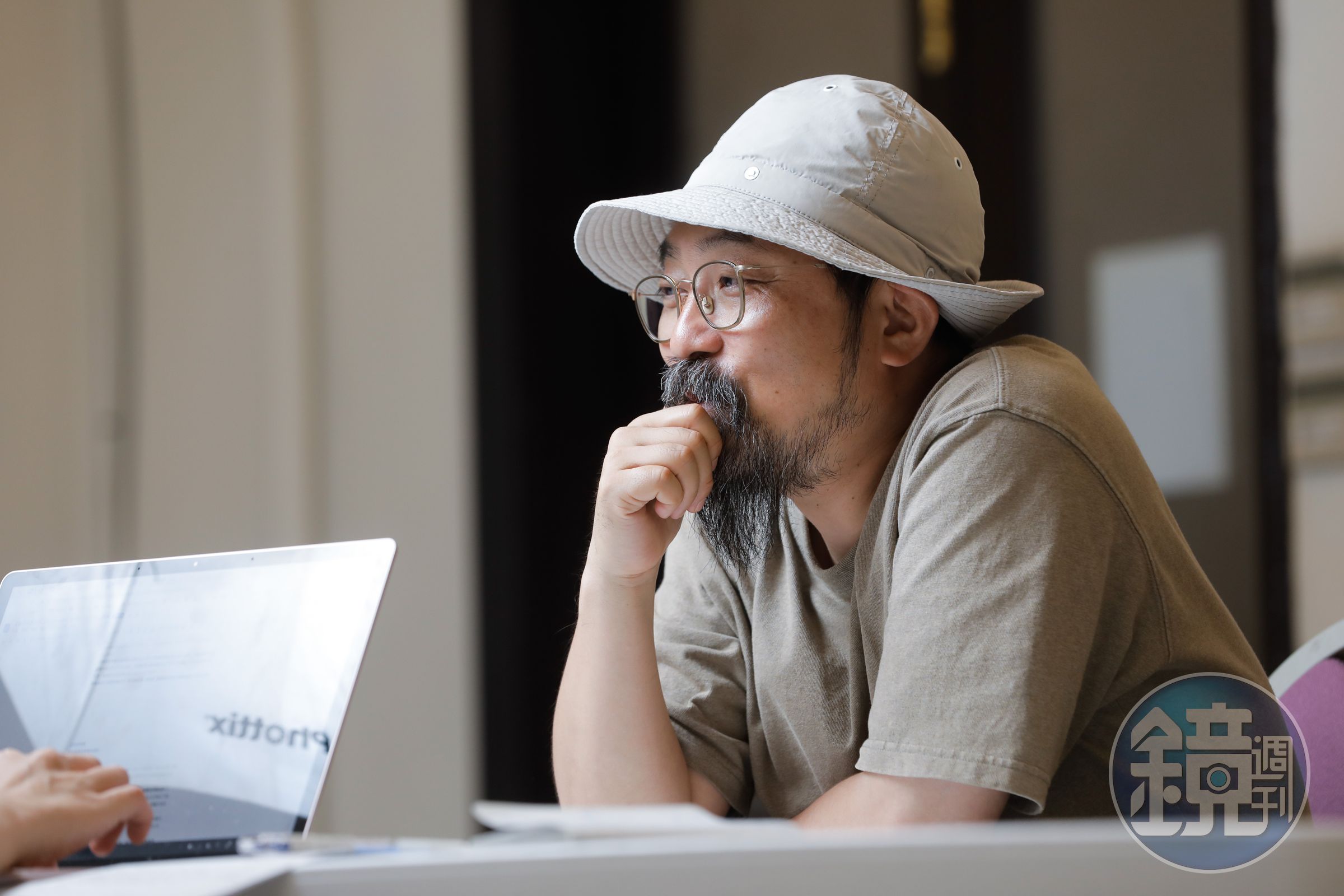 山下敦弘回憶起片場的岡田將生，頻讚歎他十多年來的成長。