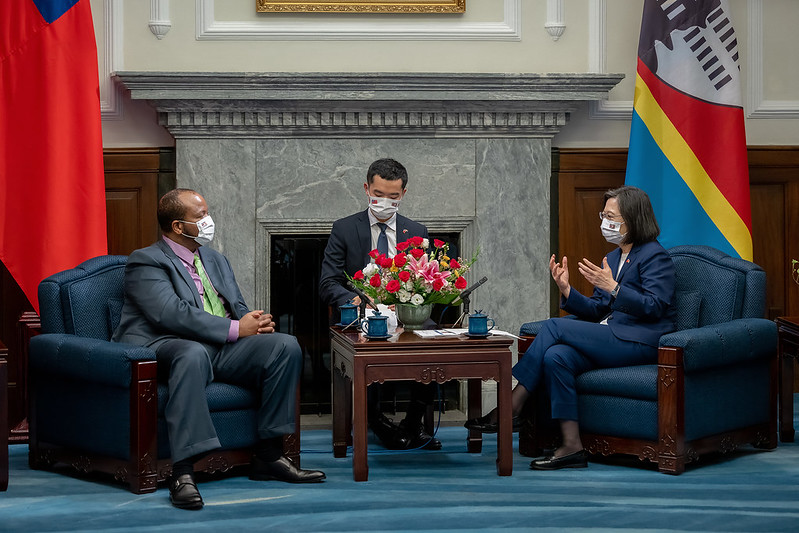 史瓦帝尼王國國王恩史瓦帝三世去年十月率團訪台，蔡英文下月將出訪史瓦帝尼。（總統府提供）