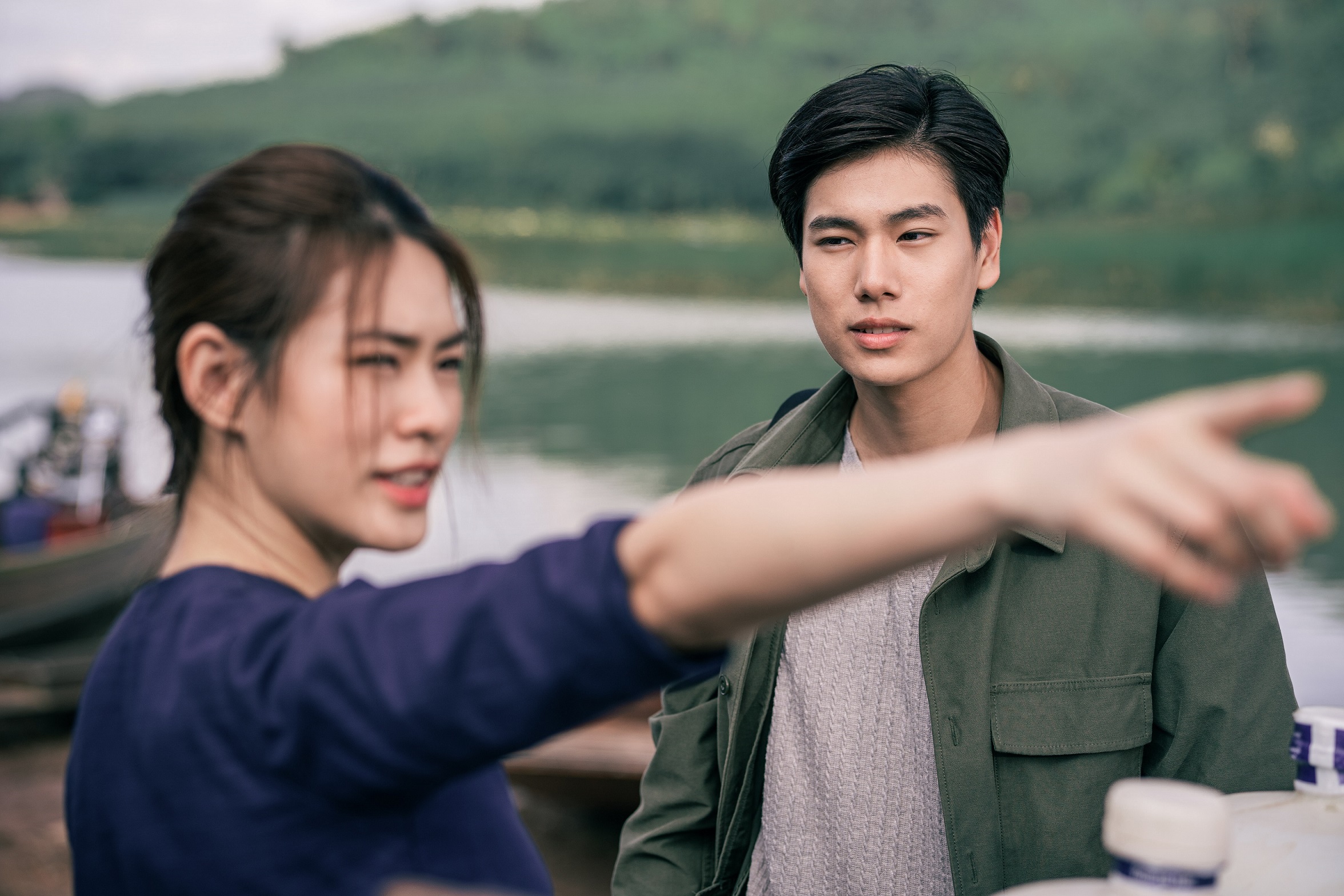 普明在《鬼偶》片中去尋找當僧侶的哥哥,發現村中一連串祕密。(華映娛樂提供)