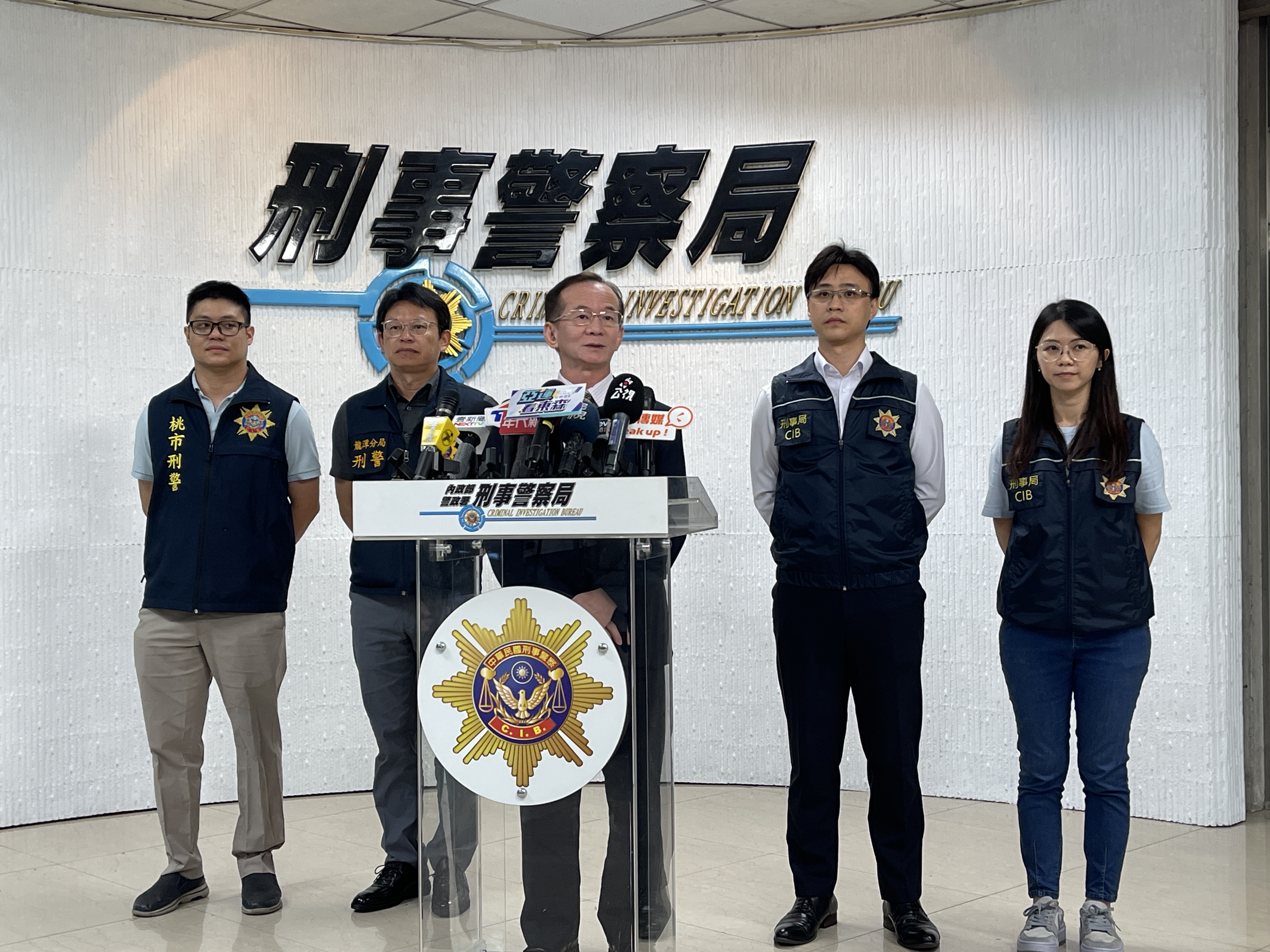 刑事局偵三大隊大隊長張文源說明偵辦經過。