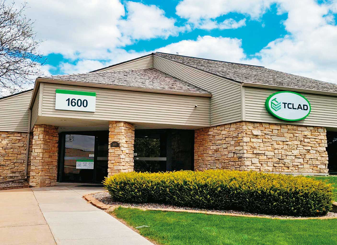 聚鼎在2021年5月以2,600萬美元併購漢高集團旗下的美國TCLAD廠。（翻攝TCLAD官網）