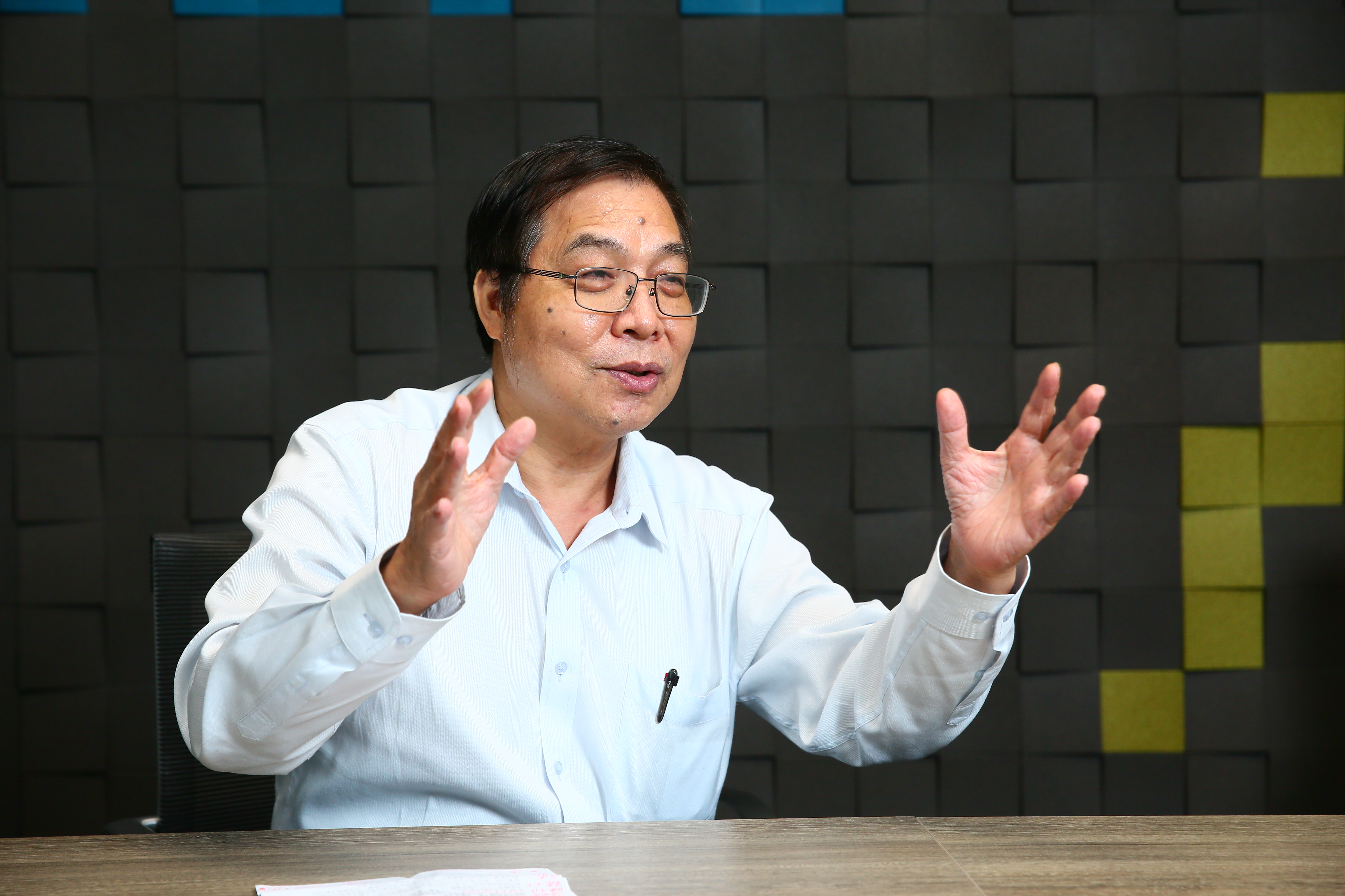 台亞風能總經理劉弟勇指出，透過專案融資籌資在國外風場的開發是相當普遍的現象，因此專案融資的進度也與風場的進度息息相關。