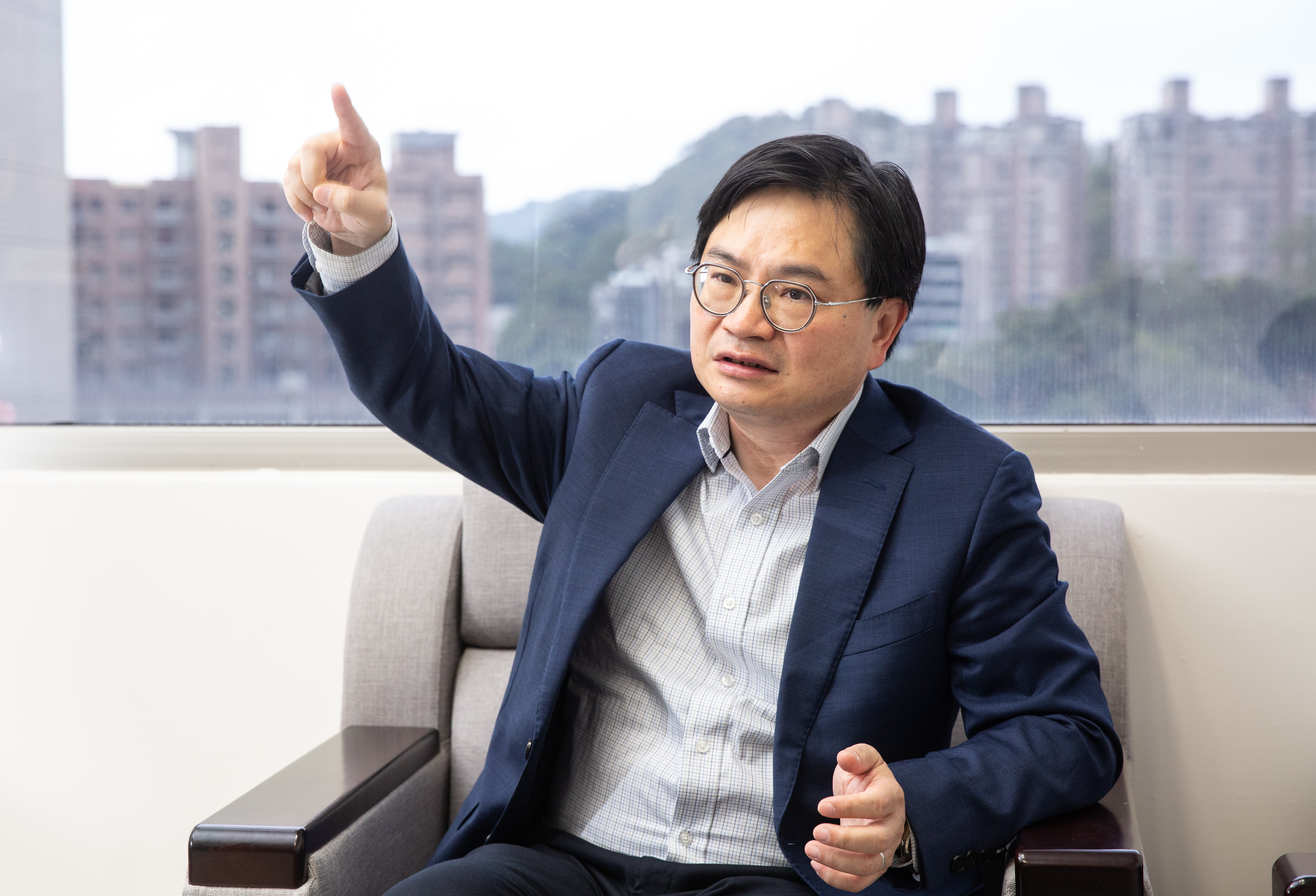 政大商學院副院長周冠男表示，現在市場呈現「殖利率倒掛」，是入手短天期投資級債的好機會。