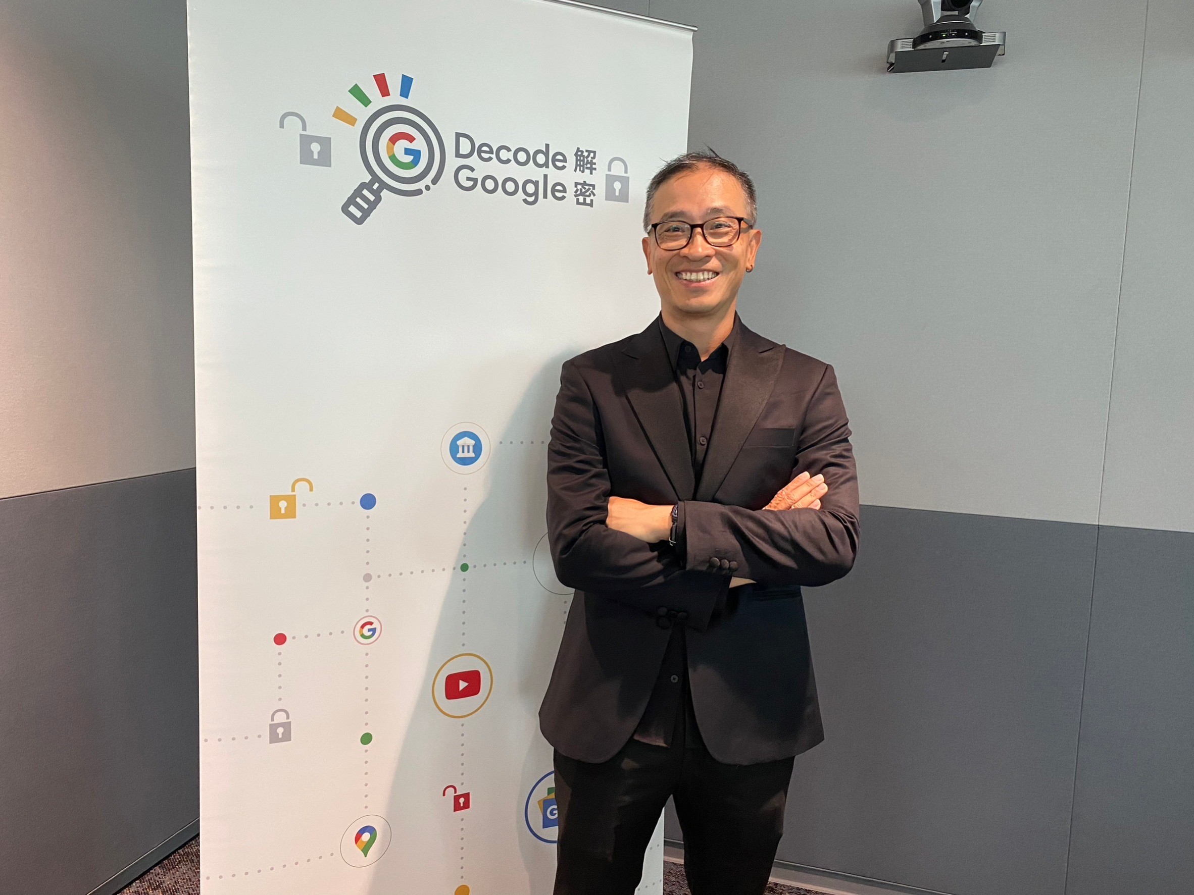 Gooogle今年推出旗下對話式AI服務Bard，力拚ChatGPT應用，推出實驗性的對話式AI服務Bard的傑出科學家紀懷新直言，Google不僅大多數的AI應用都是採用自行研發的TPU晶片實現，終端裝置上也早用上AI技術來實現。