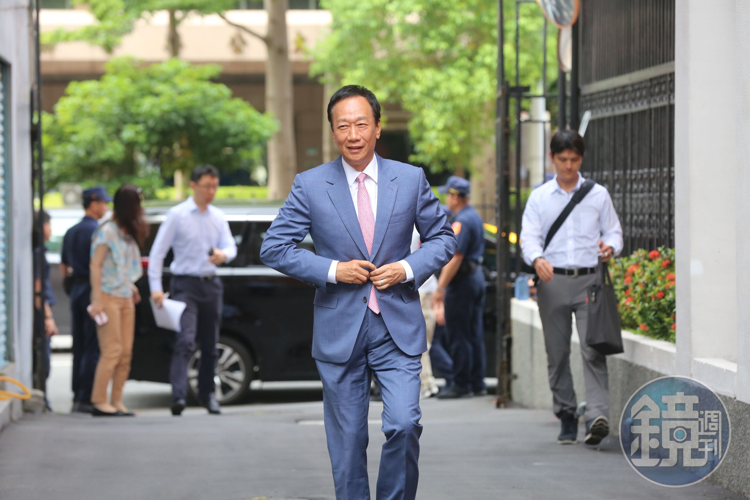 鴻海集團創辦人郭台銘雖政治動作頻頻,但始終未正面表態參選總統大選。(本刊資料照)