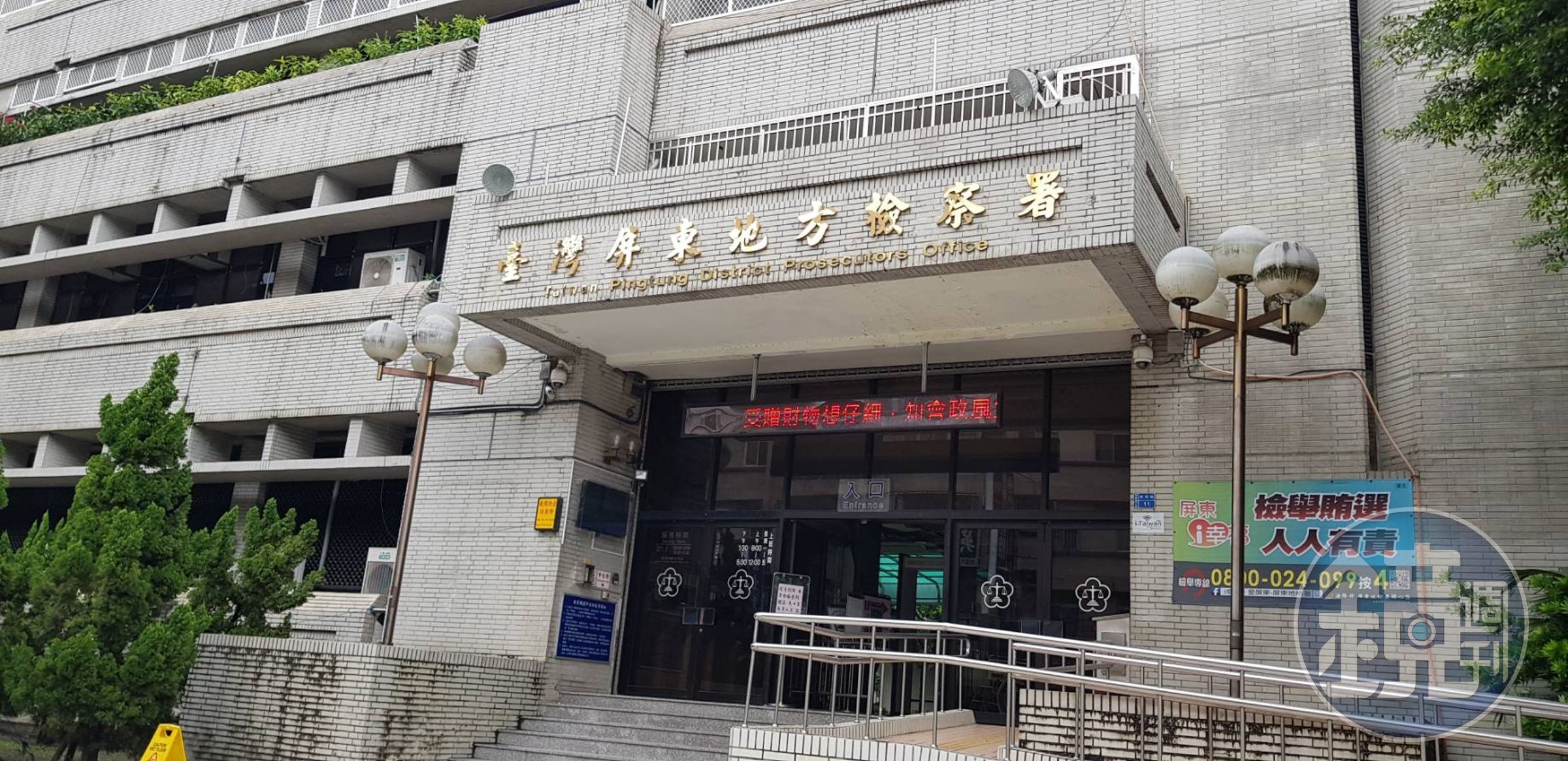 今年5月飛龍瀑布因雨溪水暴漲造成5名溯溪民眾不幸身亡,屏東地檢署調查後認為是意外,無他殺嫌疑,已將全案偵結。(資料照)