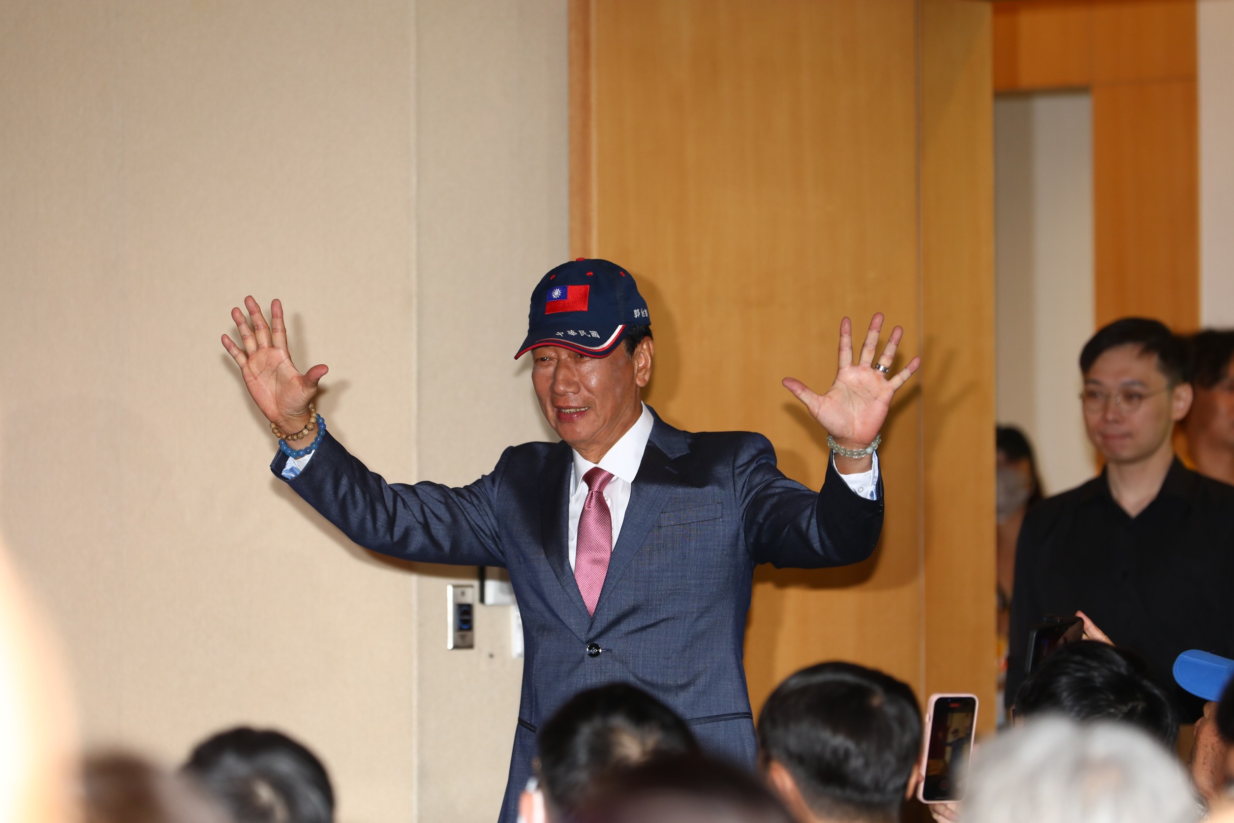 郭台銘宣布參選2024總統！高喊「下架民進黨」。