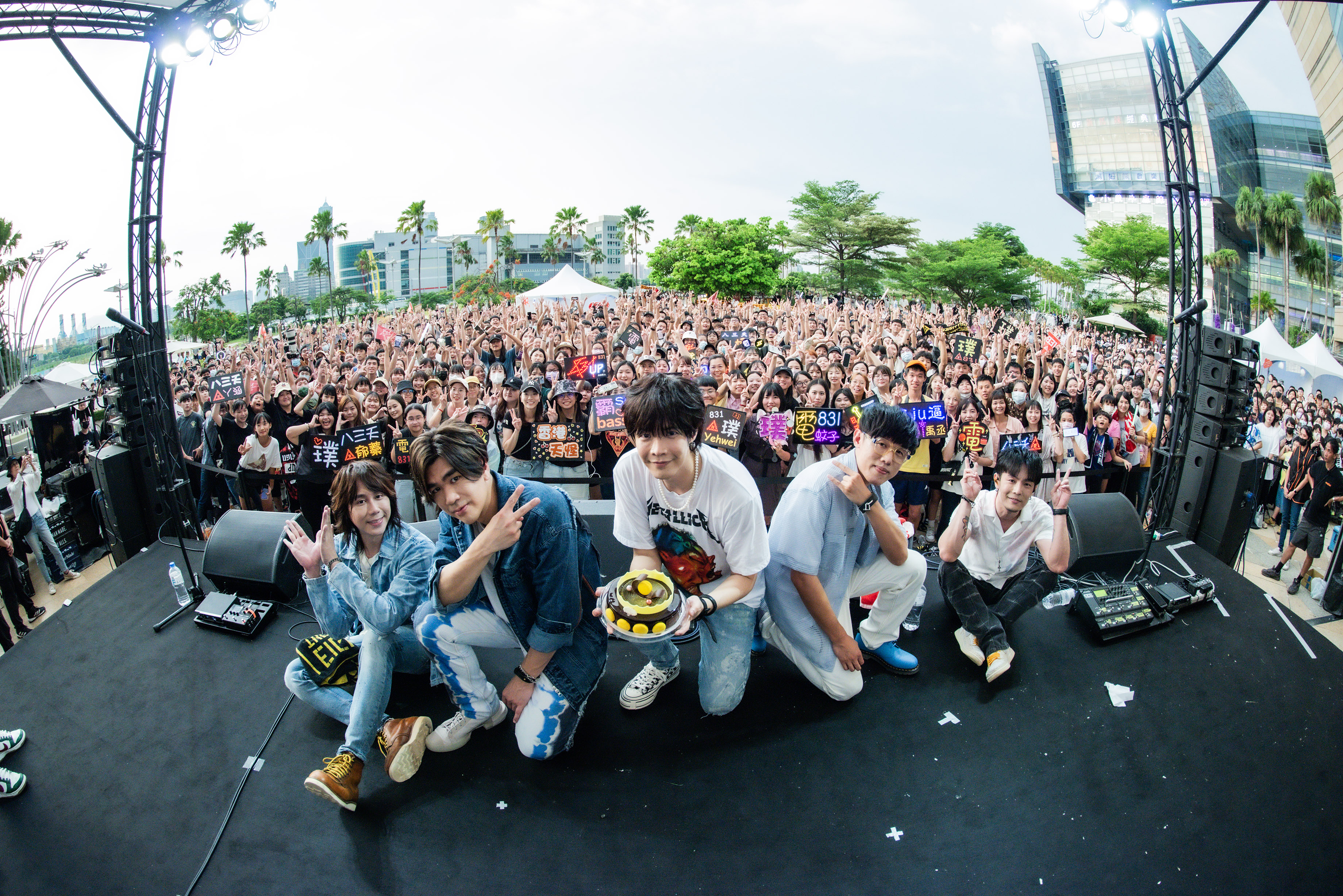 八三夭在高雄舉辦生日趴與簽票會，與夭怪們極樂一整天。（KKLIVE提供）