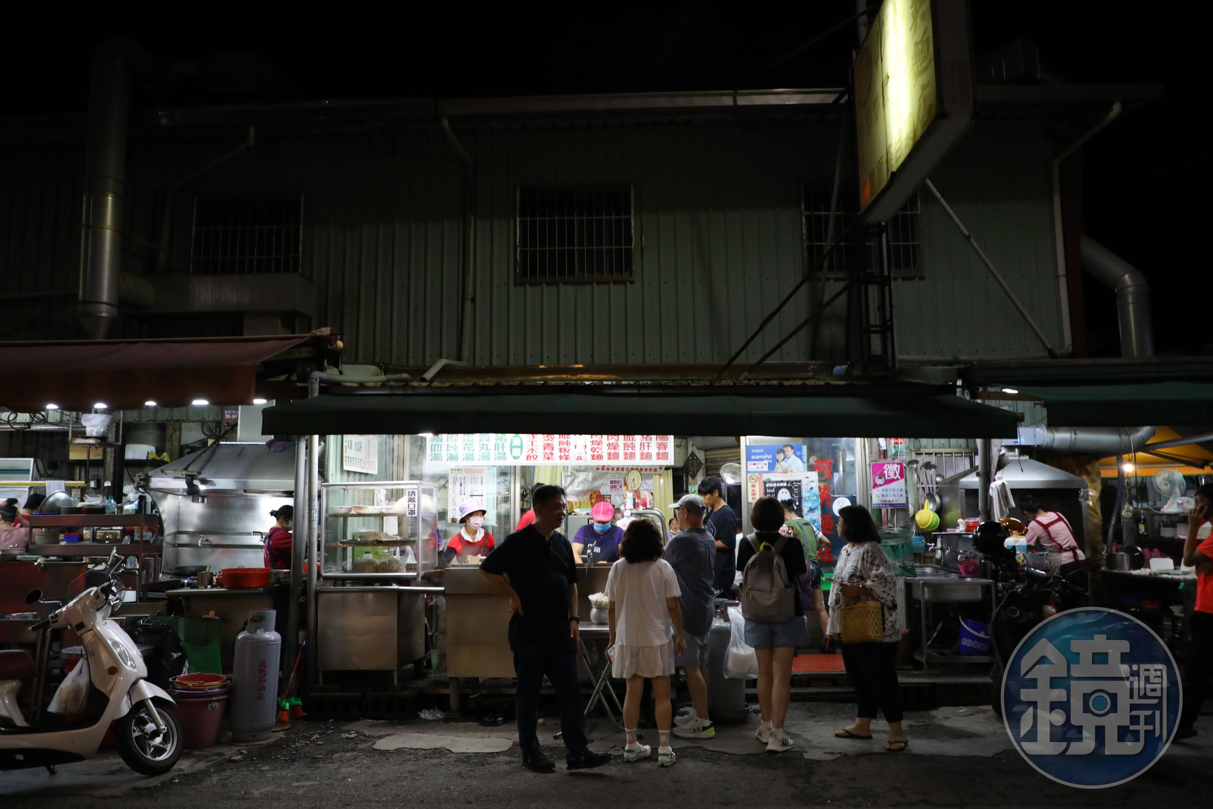 「阿英麵店」在屏東內埔熱鬧街市屹立超過40年。